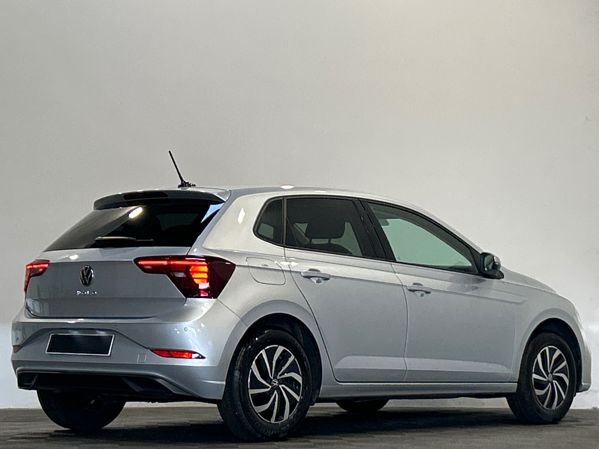 VOLKSWAGEN POLO Edition 1.0 TSI 95 DSG