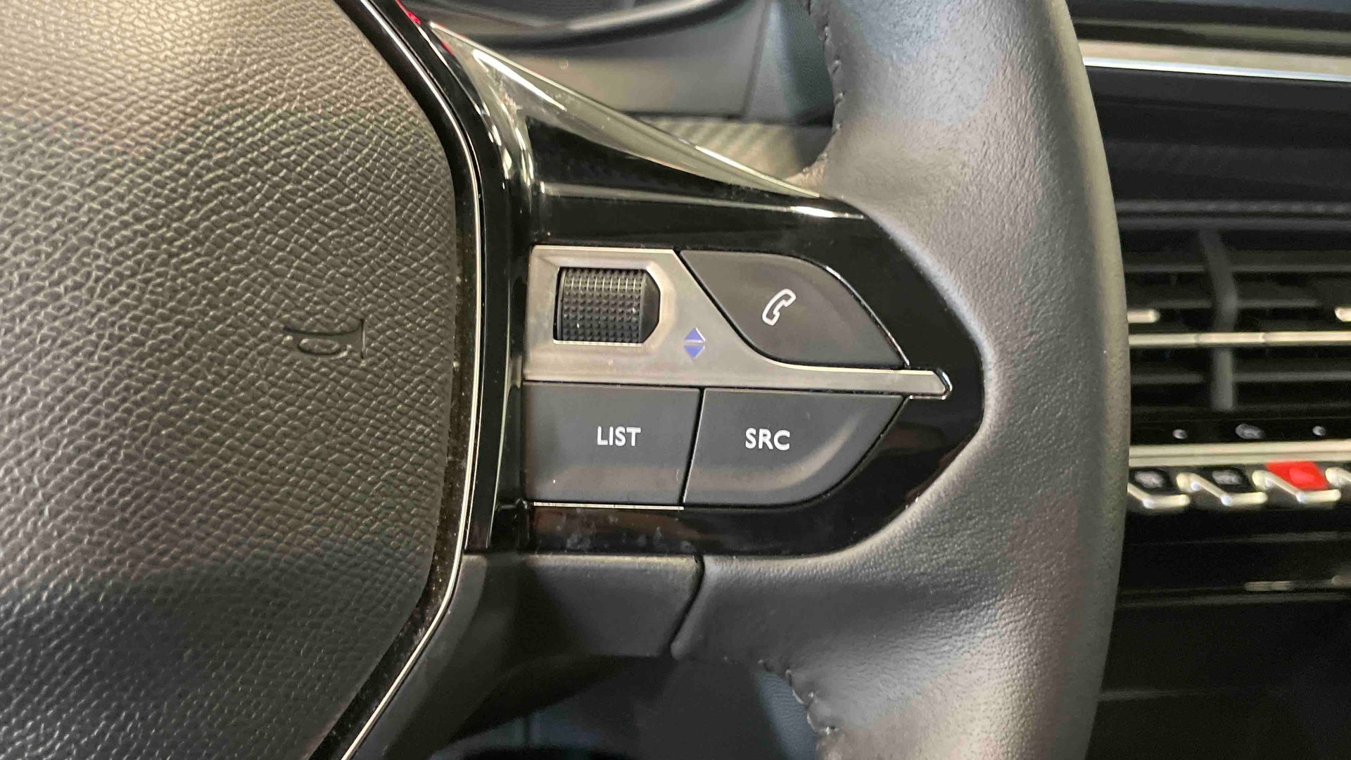 PEUGEOT 208 PureTech 100 S&S BVM6 Active