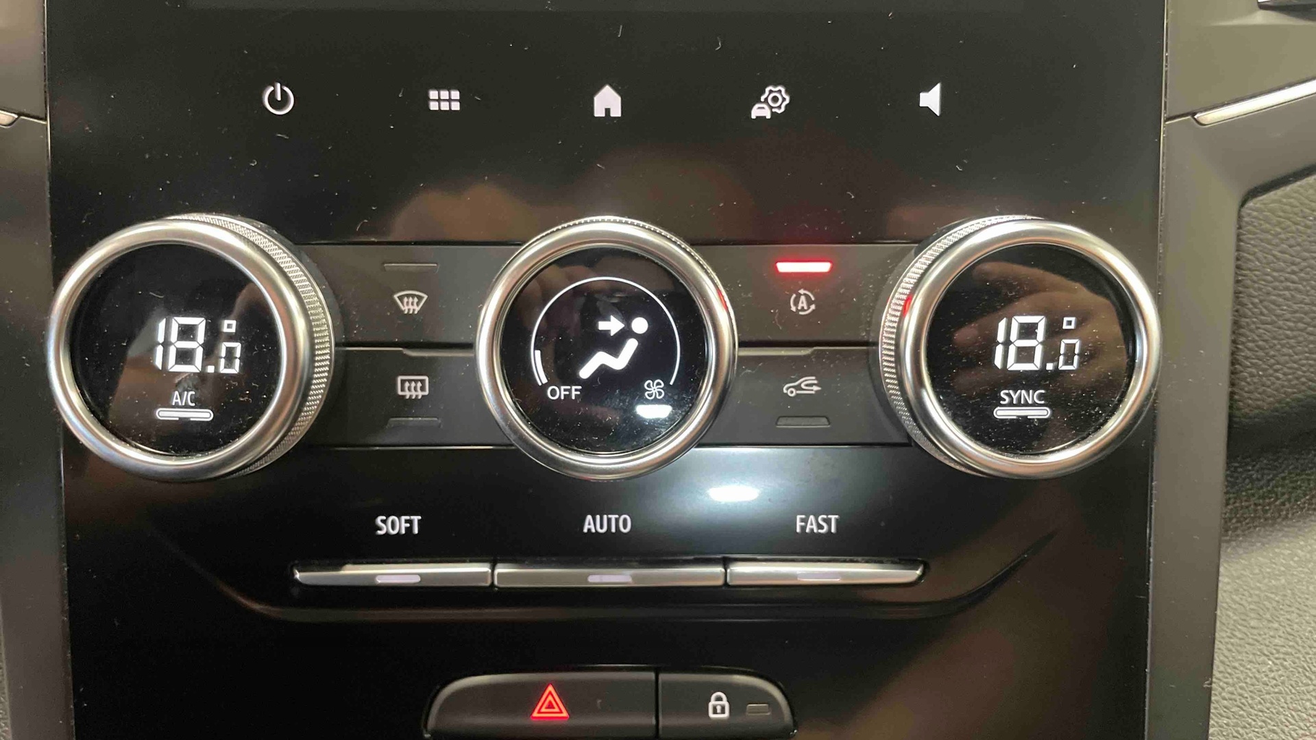 RENAULT MEGANE IV BERLINE Blue dCi 115 EDC Evolution