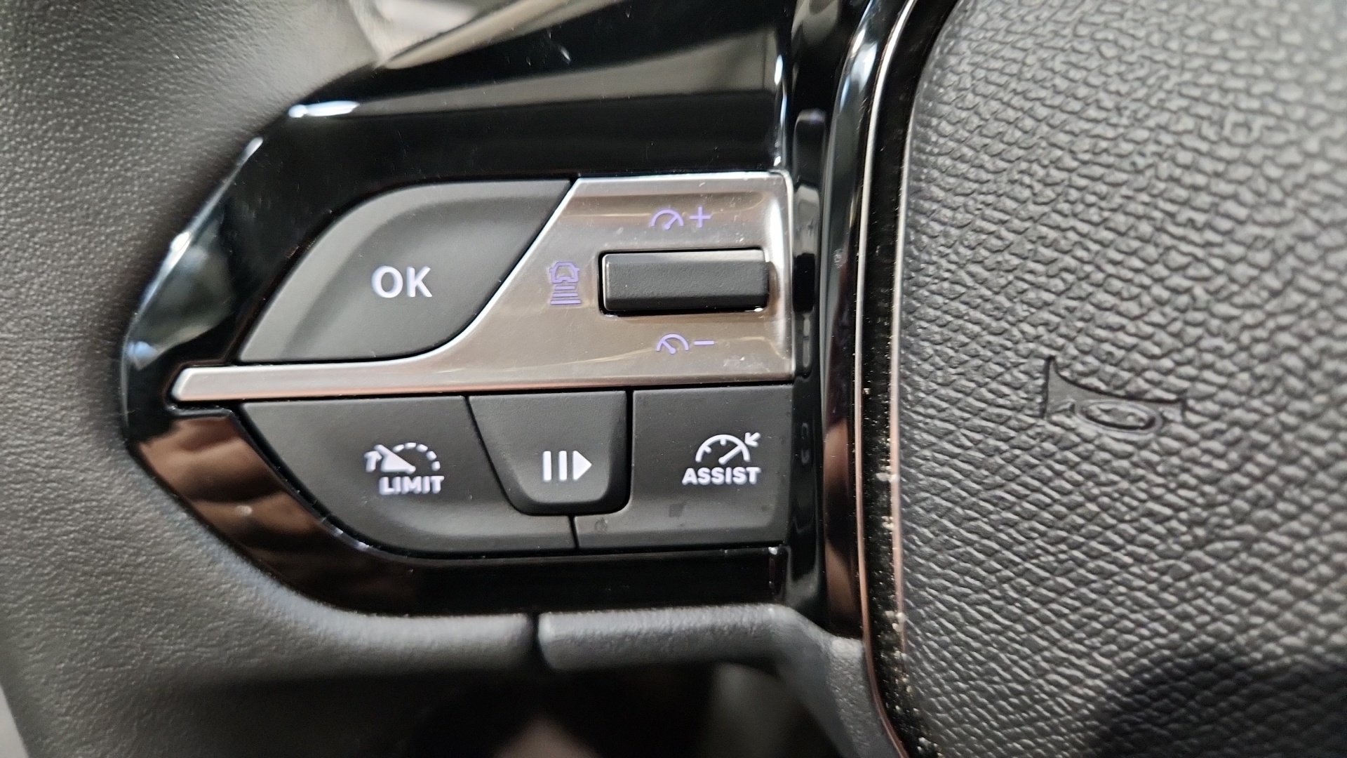 PEUGEOT 308 Hybrid 145 e-DCS6 Allure