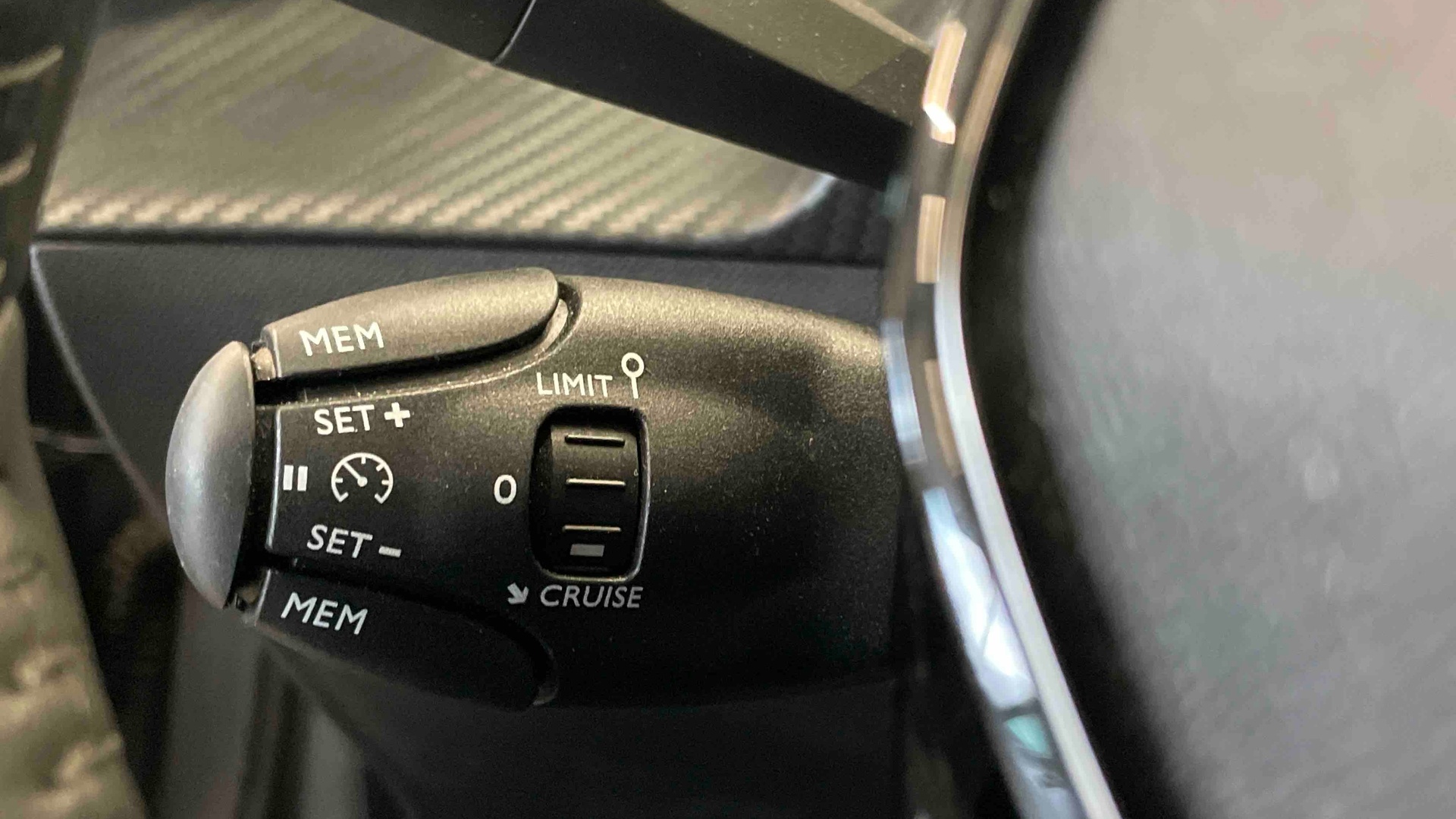 PEUGEOT 208 PureTech 100 S&S BVM6 Active