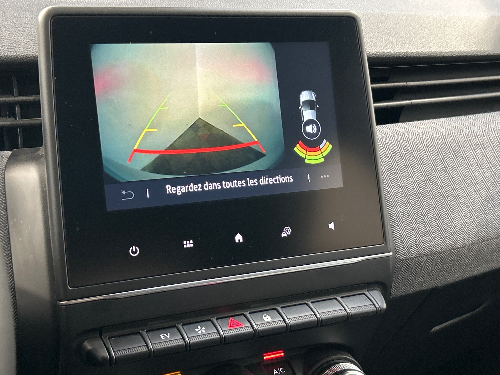 RENAULT CLIO V techno full hybrid E-Tech 145 ch - 24