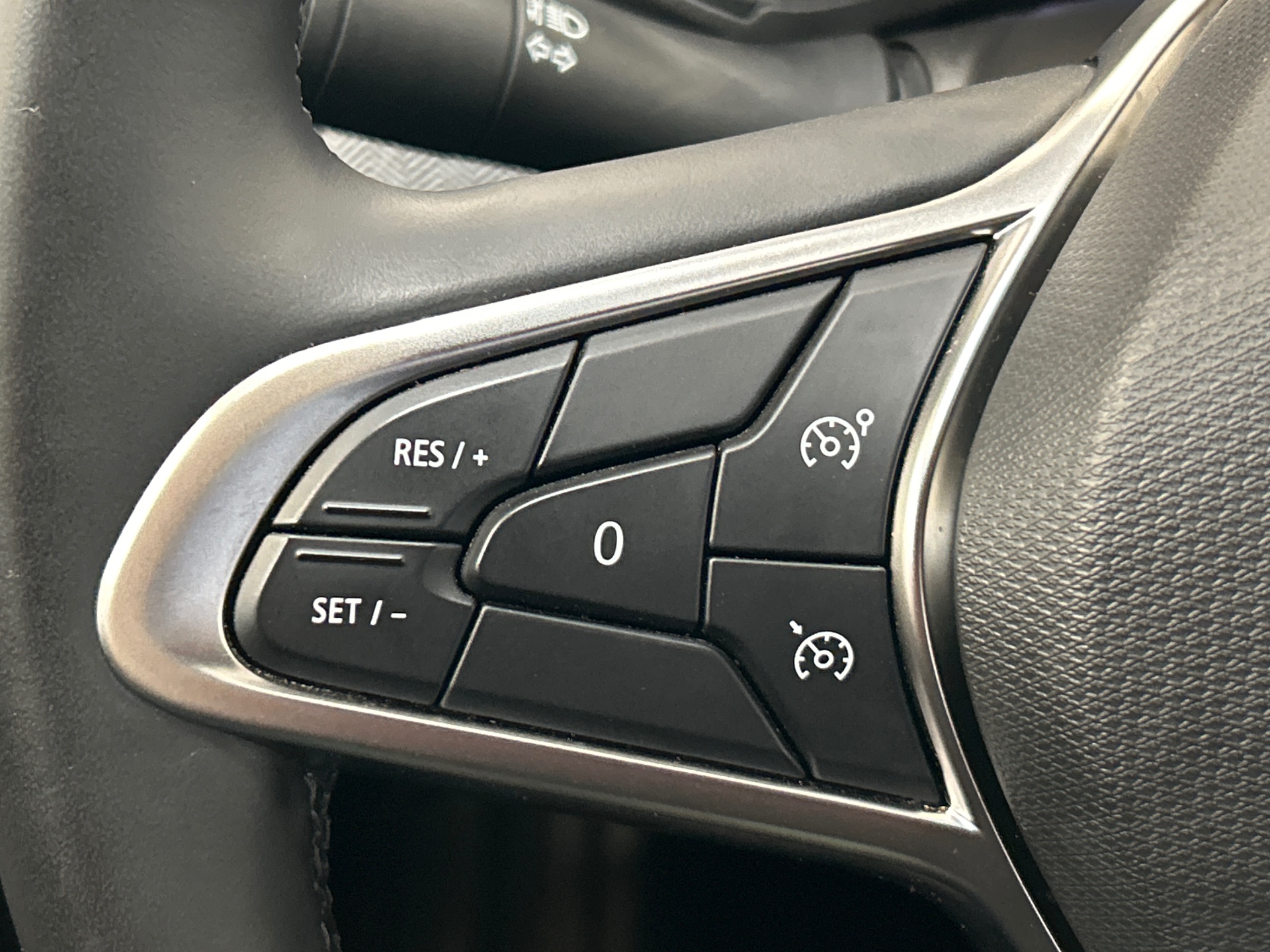 RENAULT CLIO V techno full hybrid E-Tech 145 ch - 24