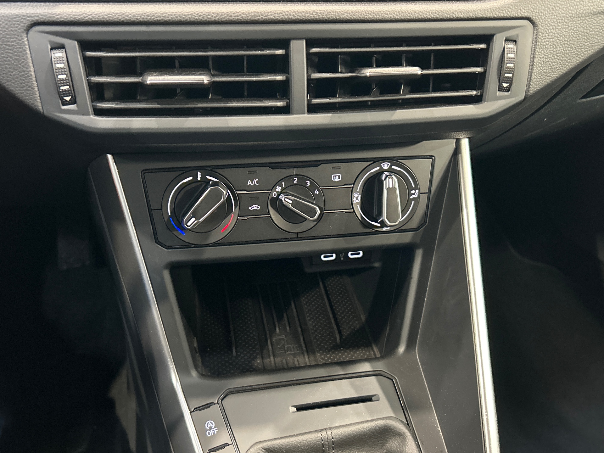 VOLKSWAGEN POLO Edition 1.0 TSI 95 DSG