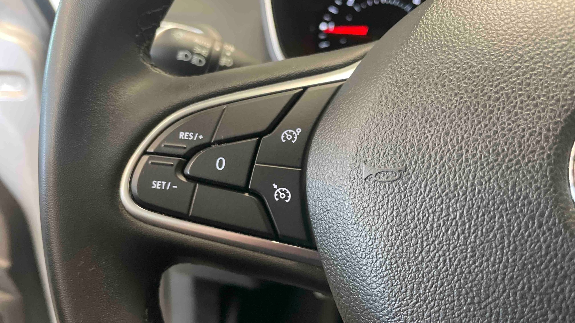 RENAULT MEGANE IV BERLINE Blue dCi 115 EDC Evolution
