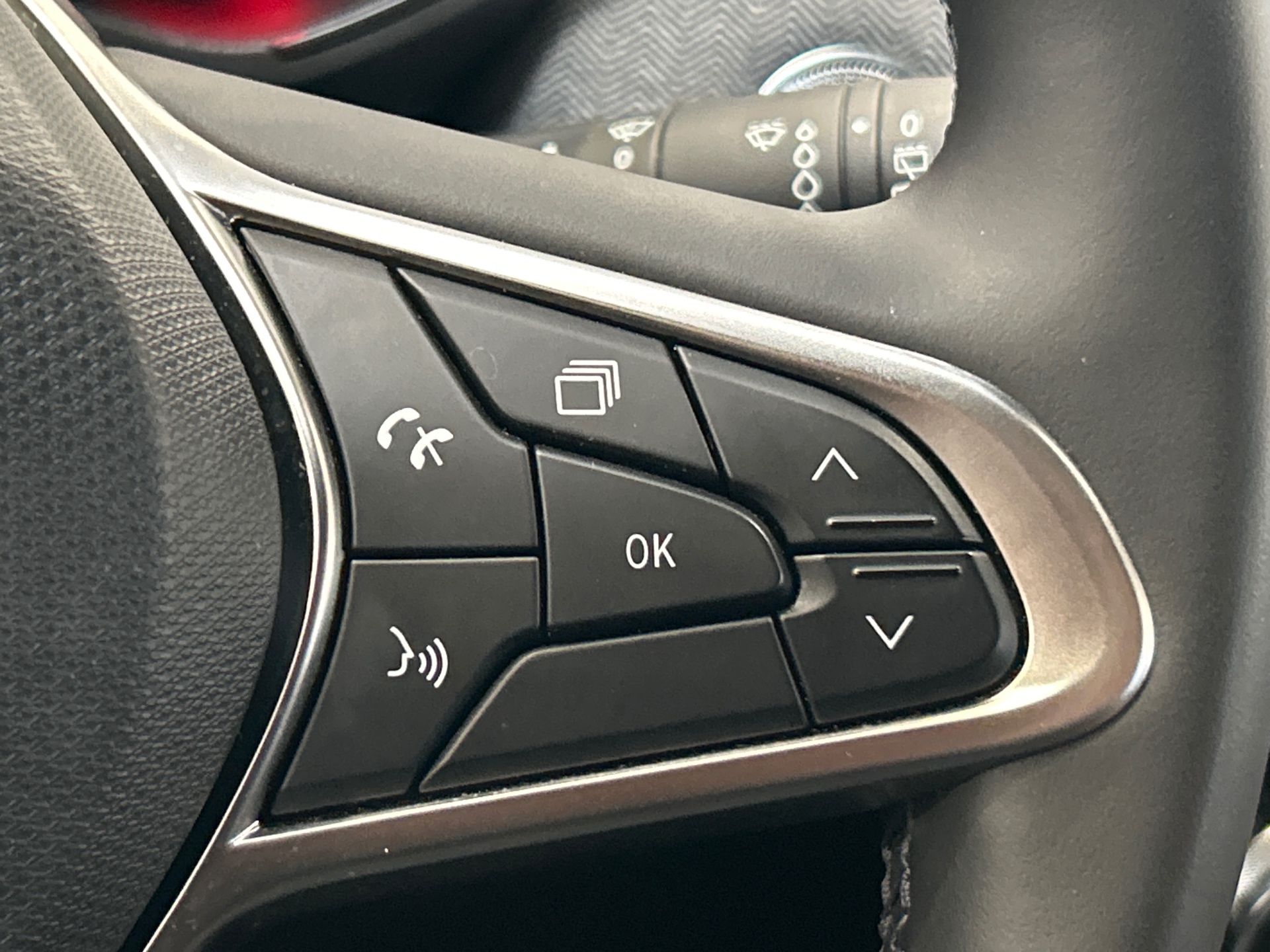 RENAULT CLIO V techno full hybrid E-Tech 145 ch - 24