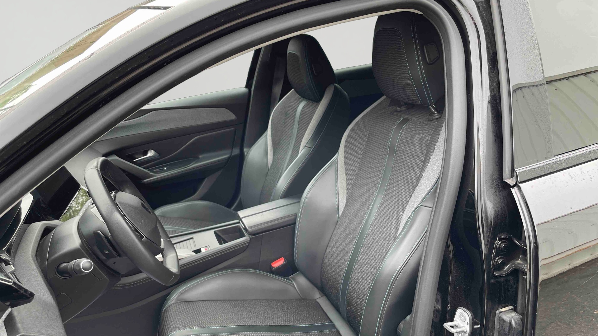 PEUGEOT 308 PHEV 180 e-EAT8 Allure Pack