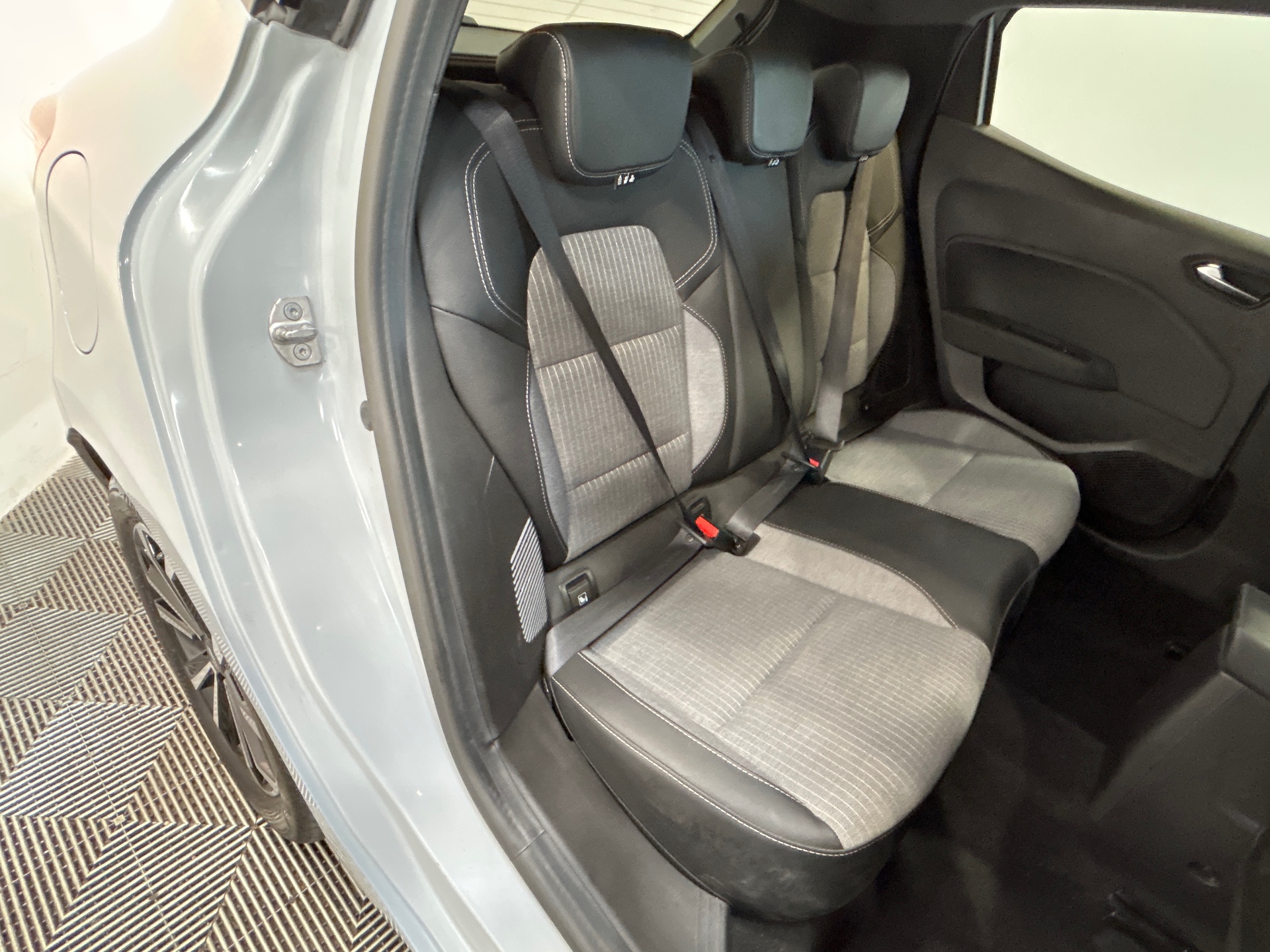 RENAULT CLIO V techno full hybrid E-Tech 145 ch - 24