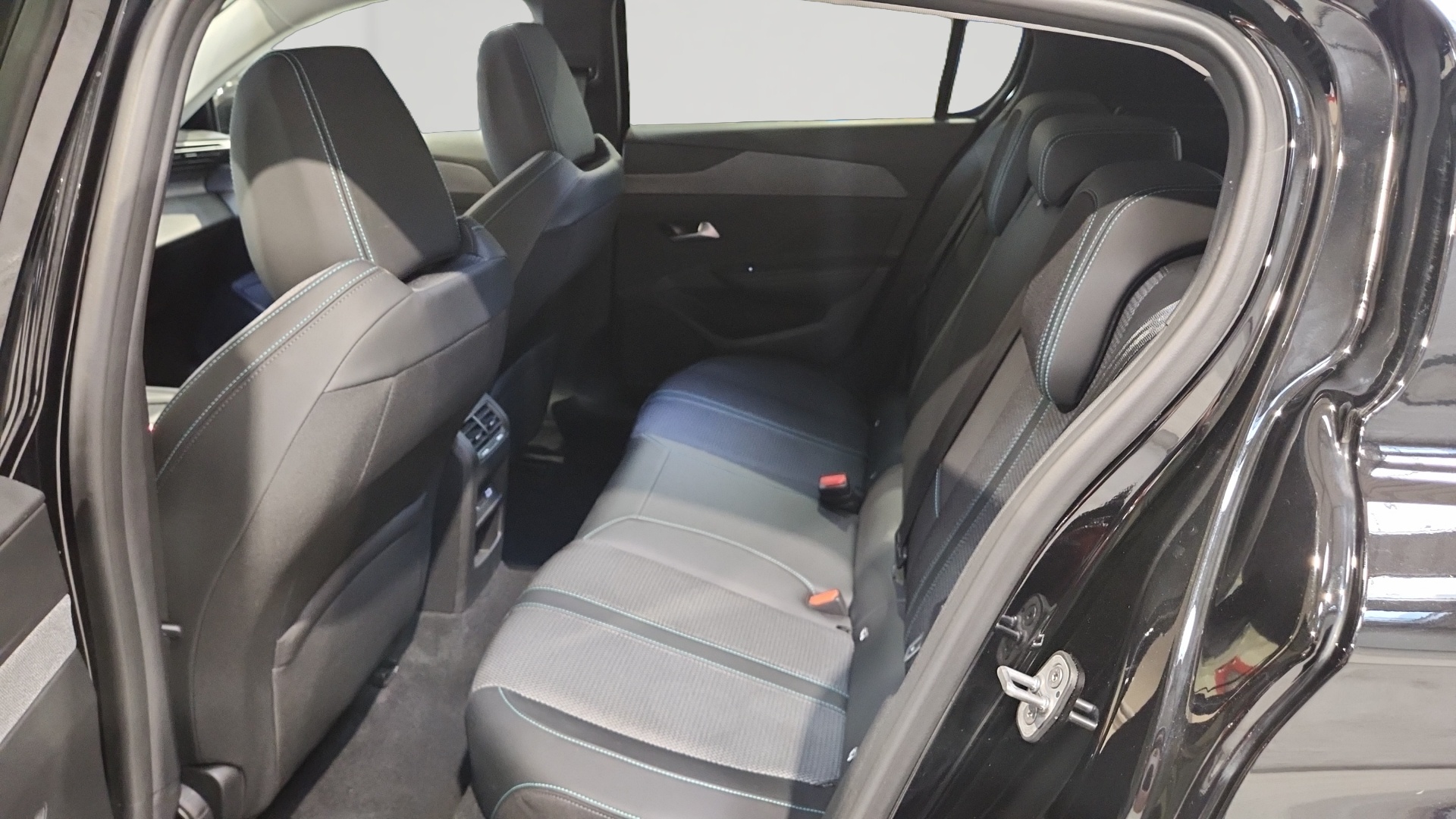 PEUGEOT 308 Hybrid 145 e-DCS6 Allure