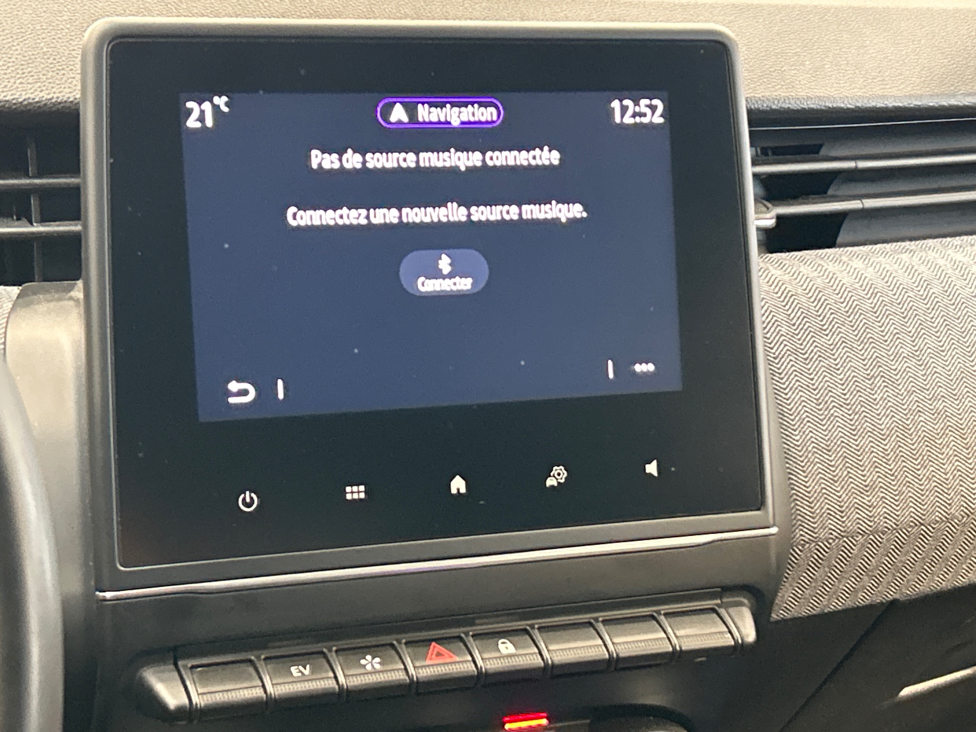 RENAULT CLIO V techno full hybrid E-Tech 145 ch - 24