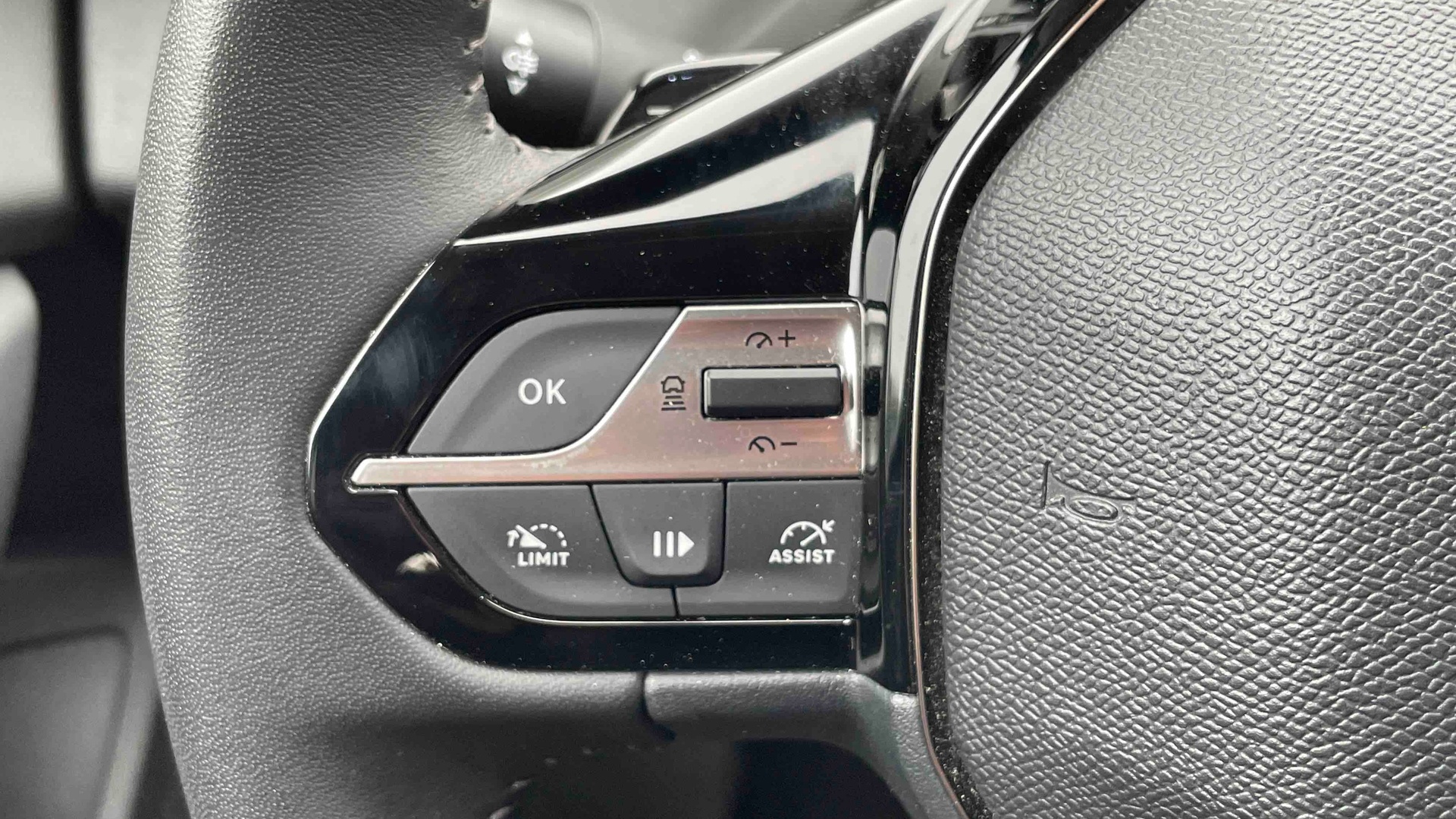PEUGEOT 308 BlueHDi 130ch S&S EAT8 Allure