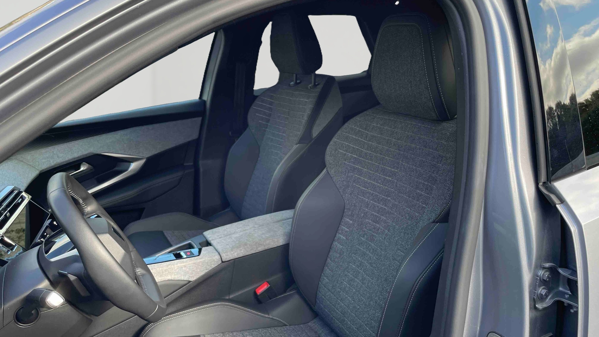 PEUGEOT 3008 Hybrid 145 e-DCS6 Allure