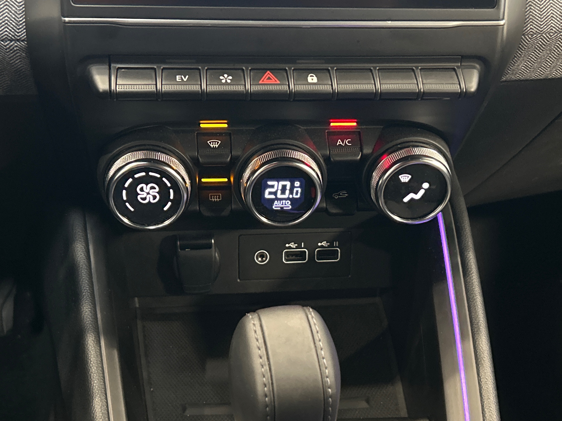 RENAULT CLIO V techno full hybrid E-Tech 145 ch - 24