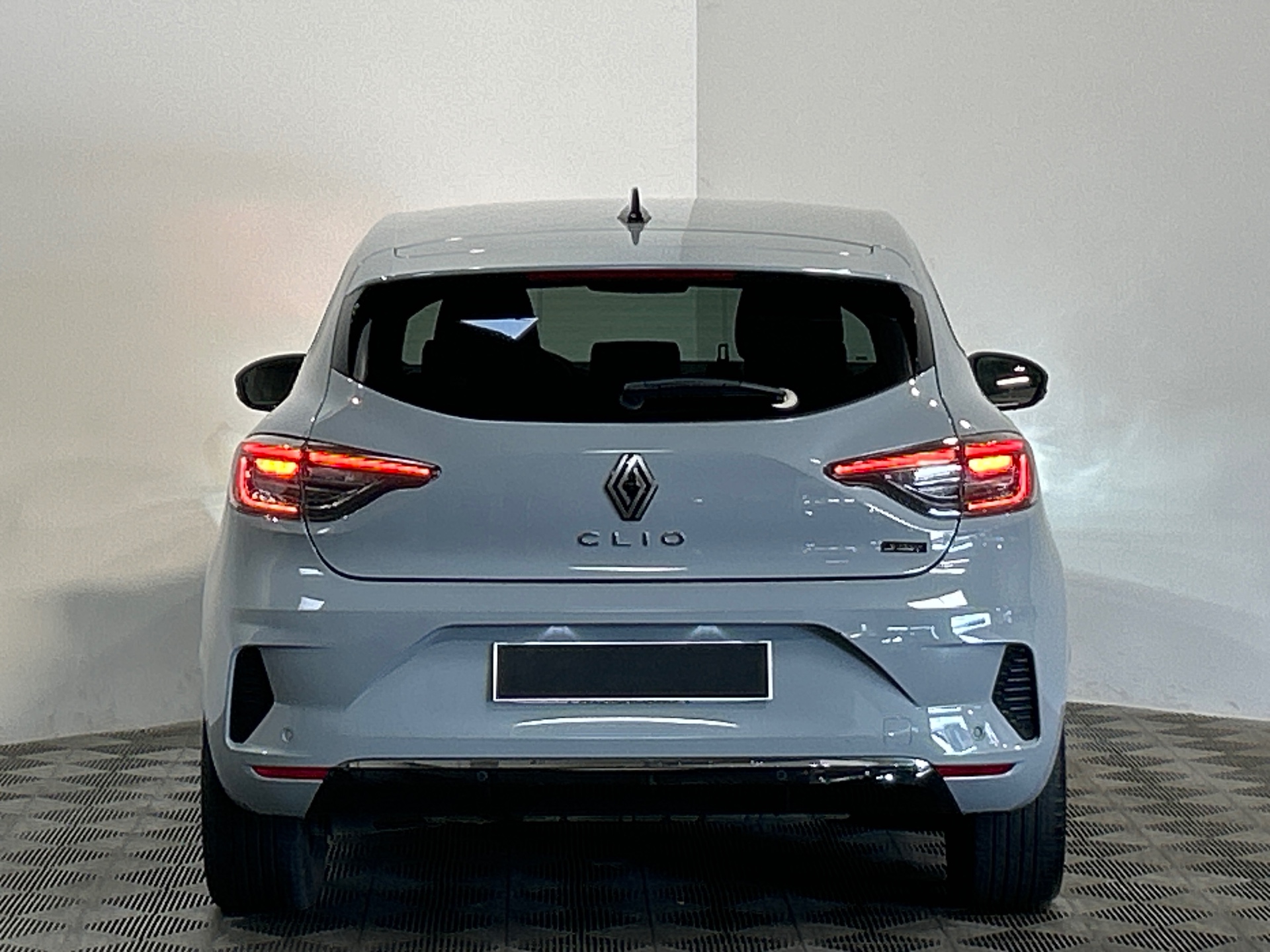 RENAULT CLIO V techno full hybrid E-Tech 145 ch - 24