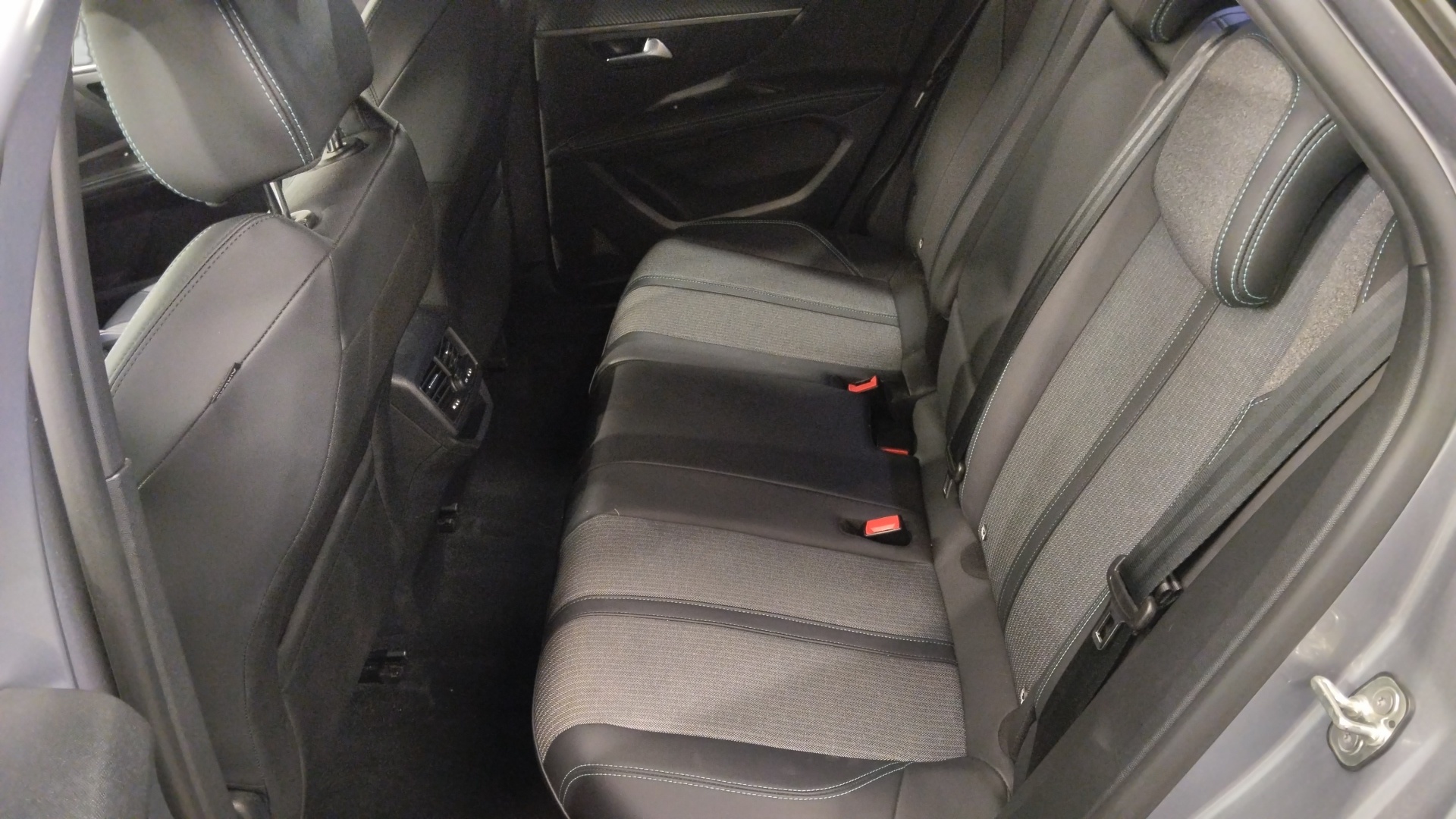 PEUGEOT 3008 ALLURE PACK HYBRID 136 CH E-DCS6