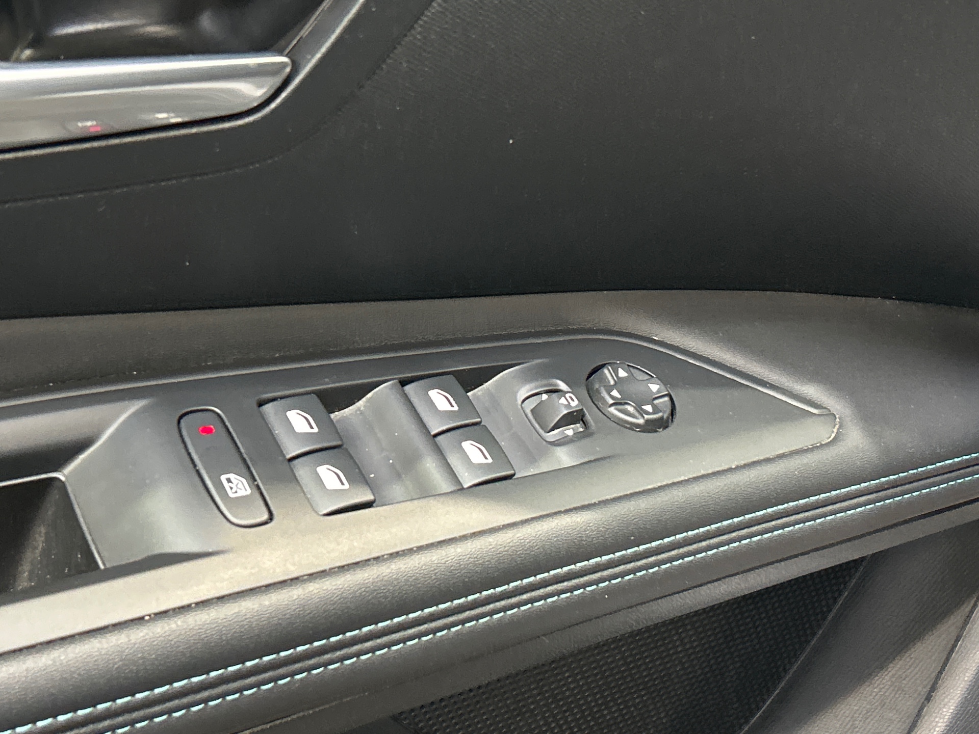 PEUGEOT 3008 Hybrid 180 e-EAT8 Allure Pack