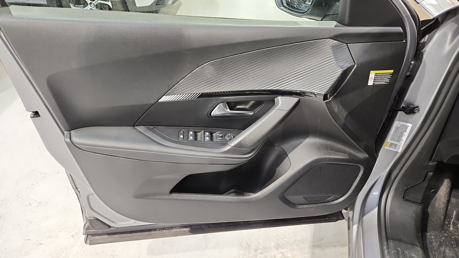 PEUGEOT 2008 PureTech 130 S&S EAT8 Allure