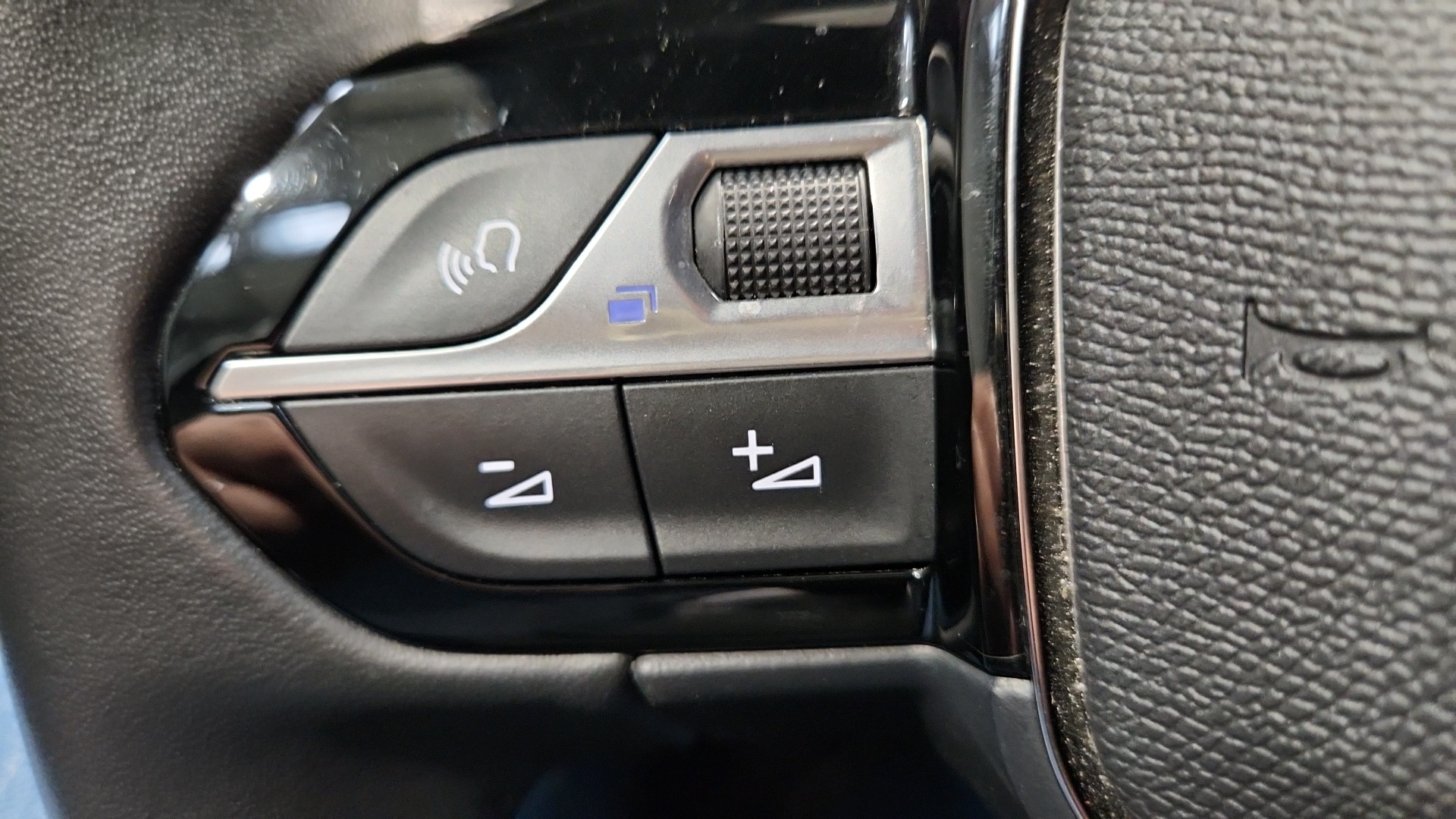 PEUGEOT 2008 PureTech 130 S&S EAT8 Allure