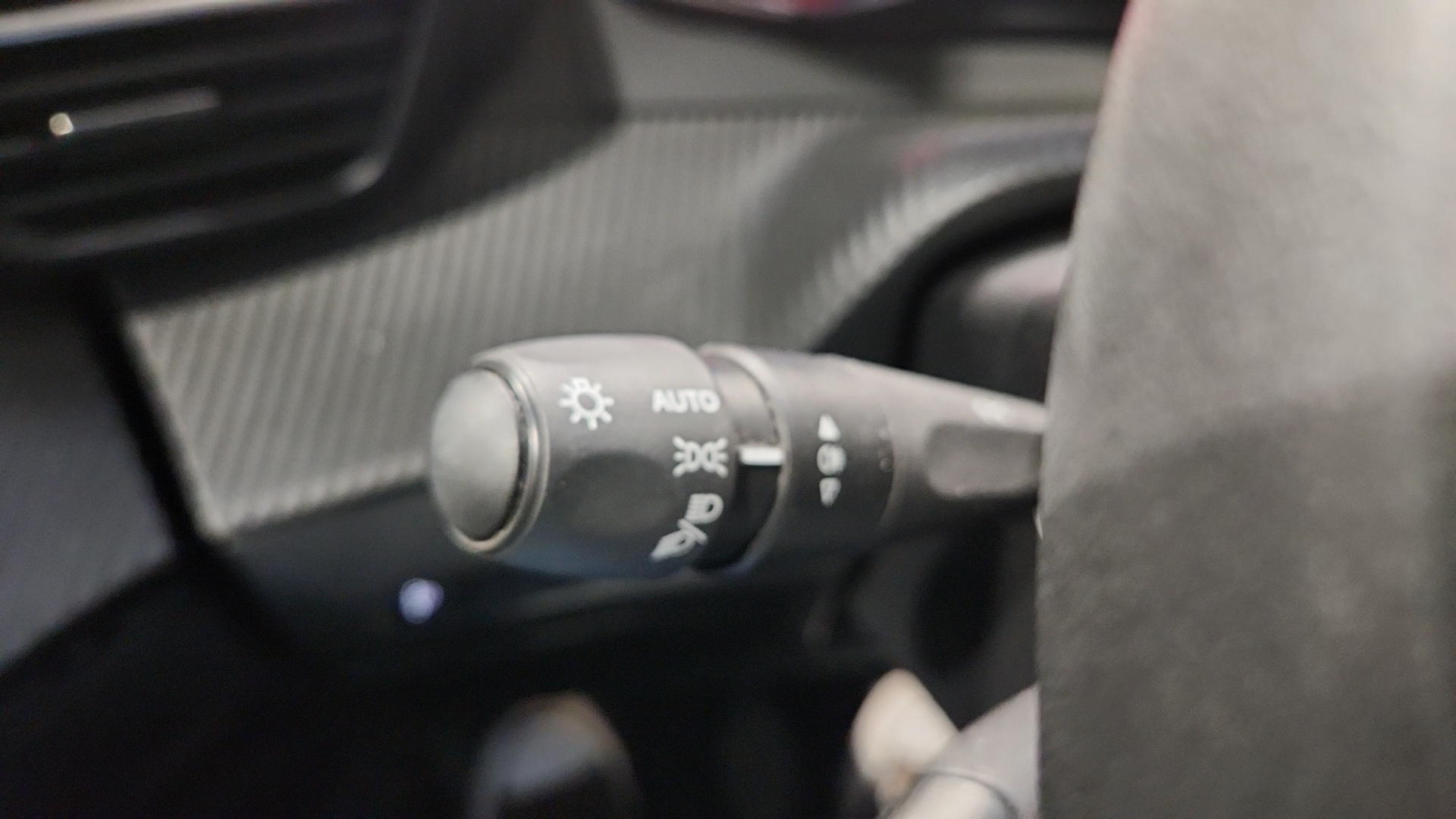 PEUGEOT 2008 PureTech 100 S&S BVM6 Active - 5P