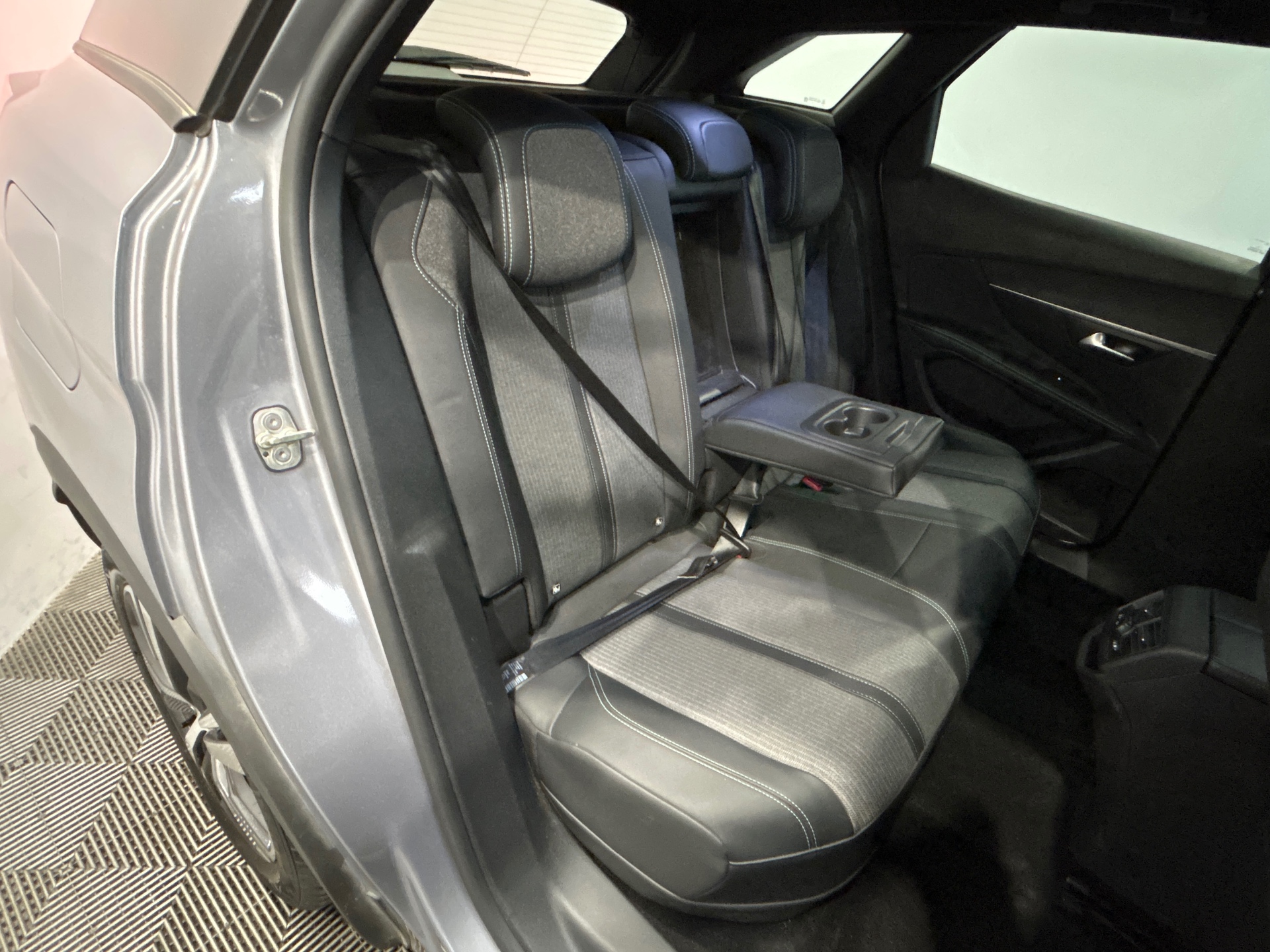 PEUGEOT 3008 Hybrid 180 e-EAT8 Allure Pack