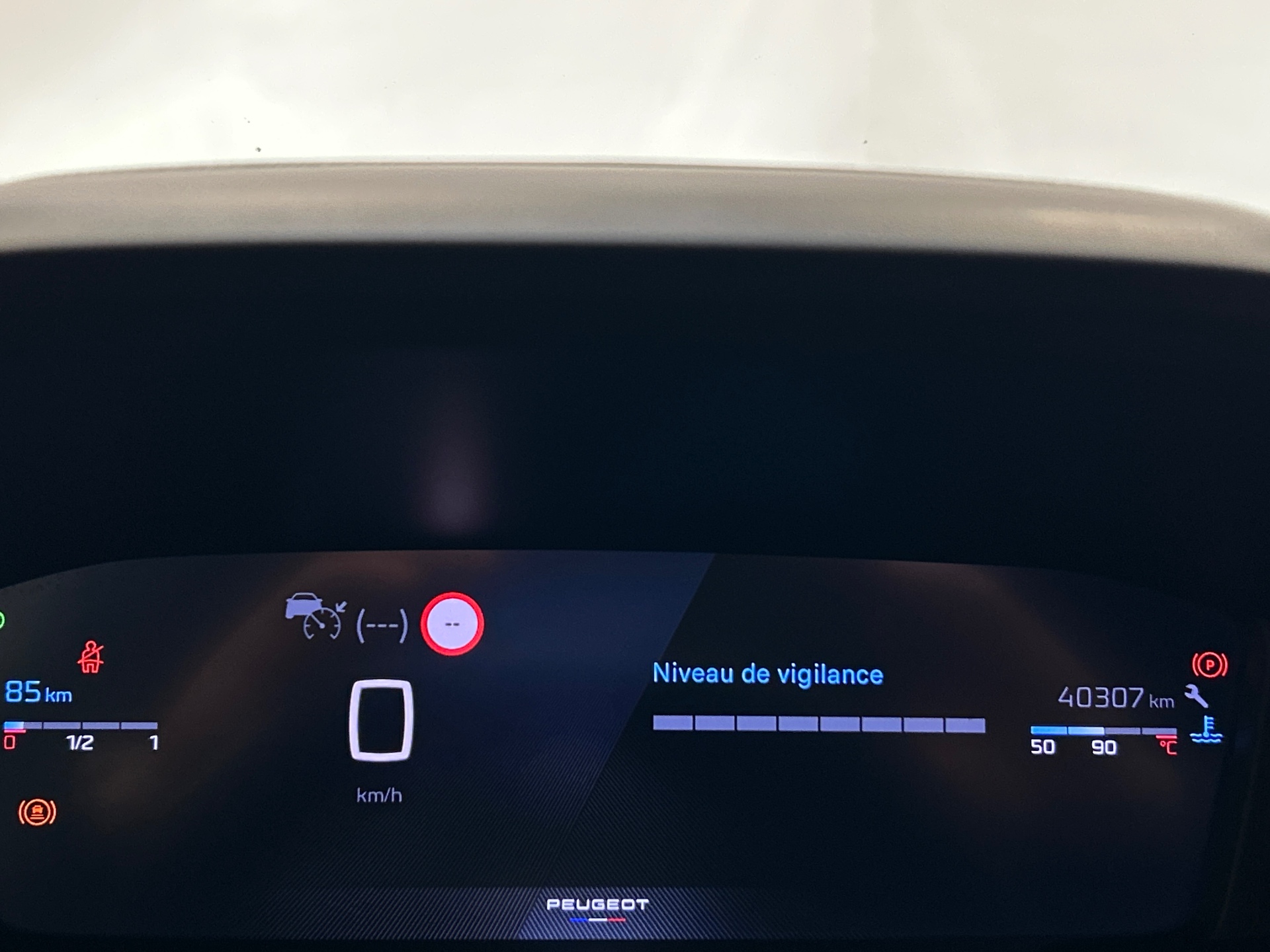 PEUGEOT 2008 ALLURE 100 CH BVM6