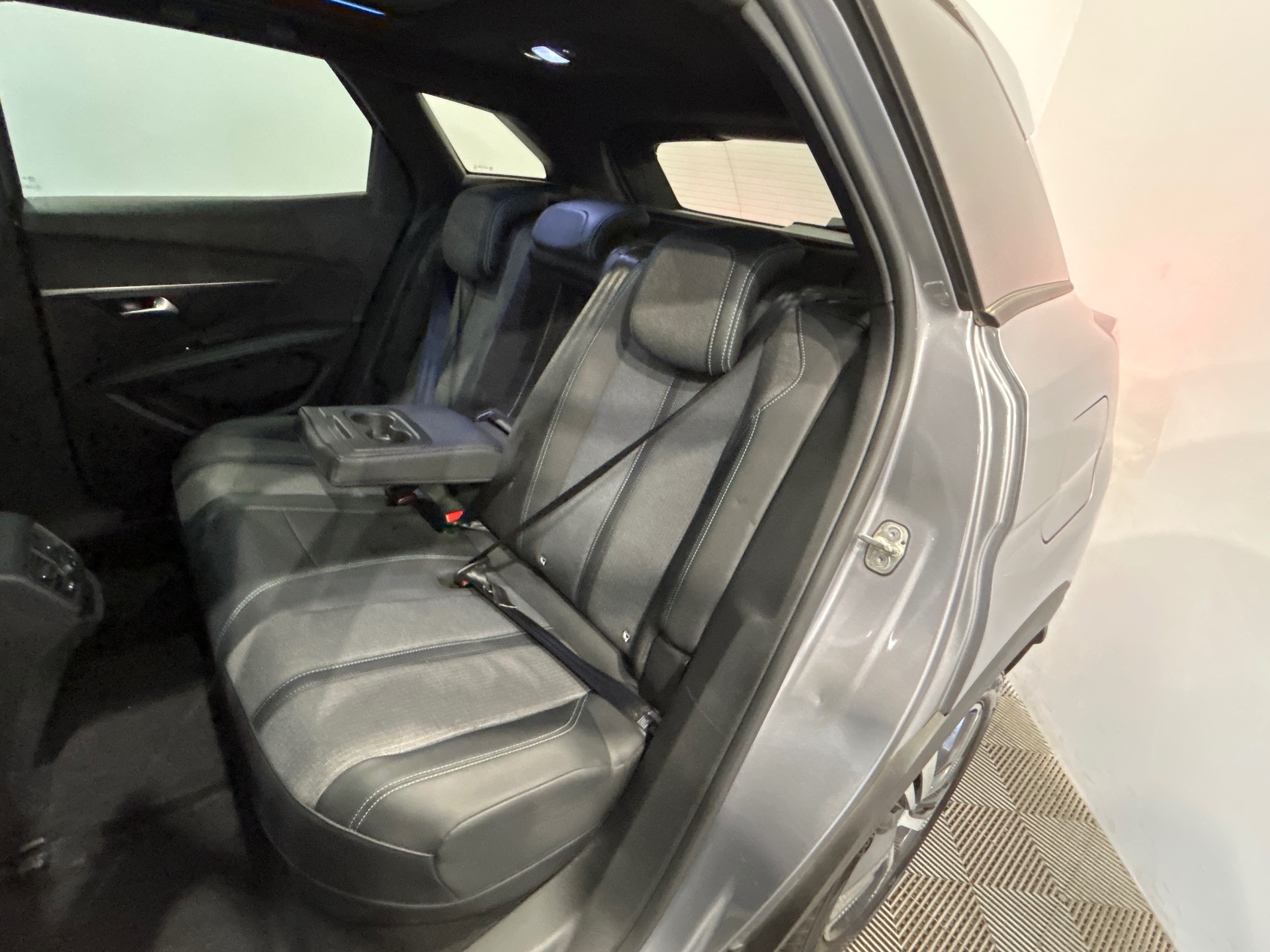 PEUGEOT 3008 Hybrid 180 e-EAT8 Allure Pack