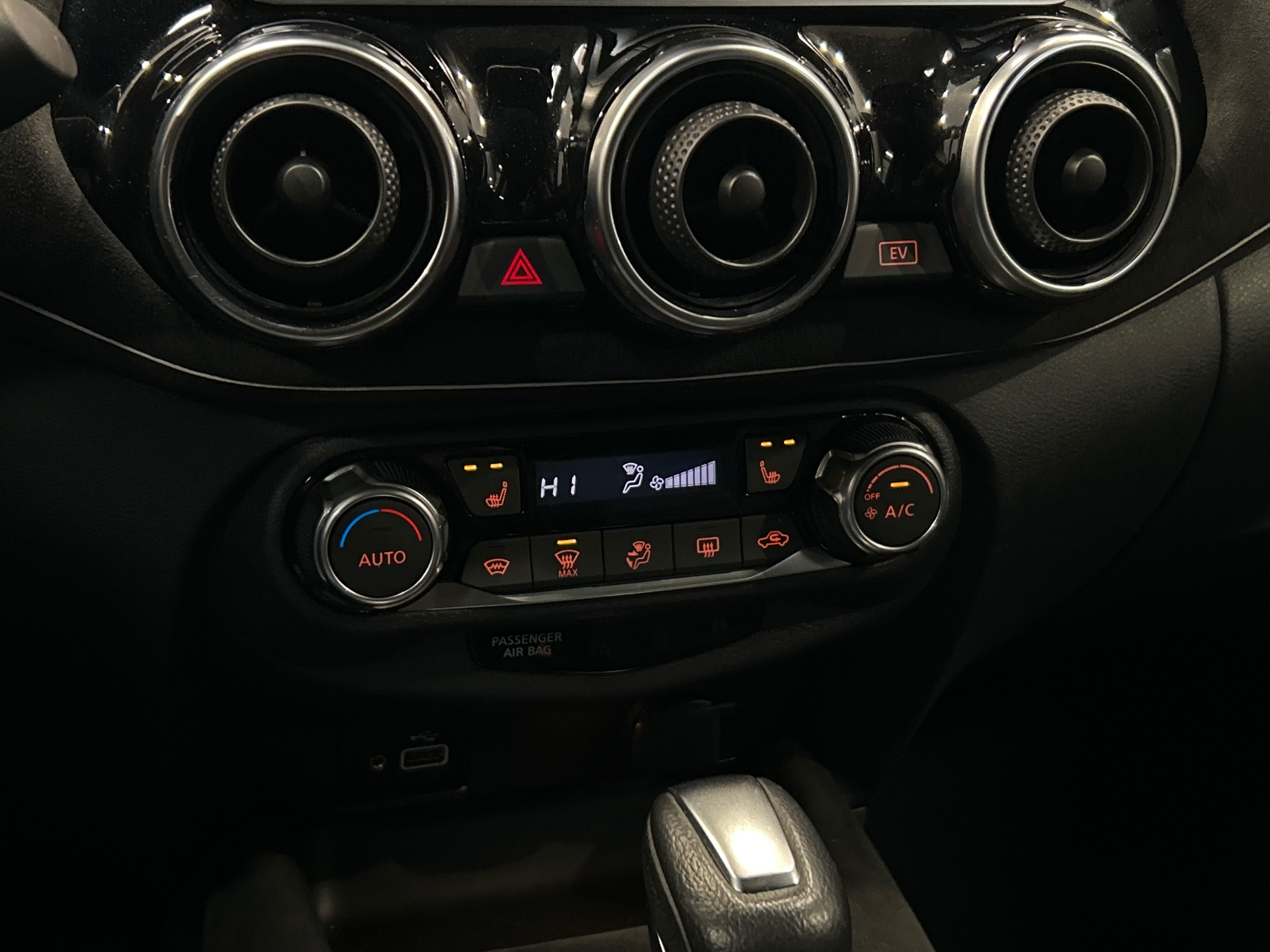 NISSAN JUKE 2023.5 HYBRID 143 N-Design