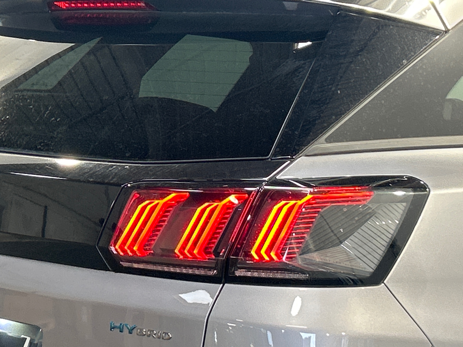 PEUGEOT 3008 Hybrid 180 e-EAT8 Allure Pack