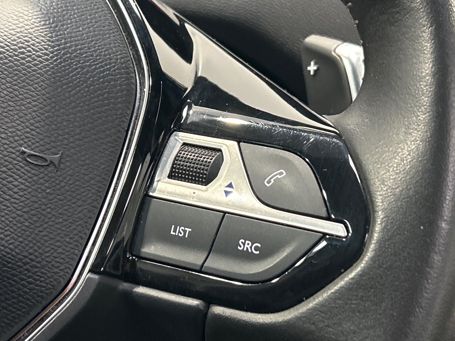 PEUGEOT 3008 Hybrid 180 e-EAT8 Allure Pack