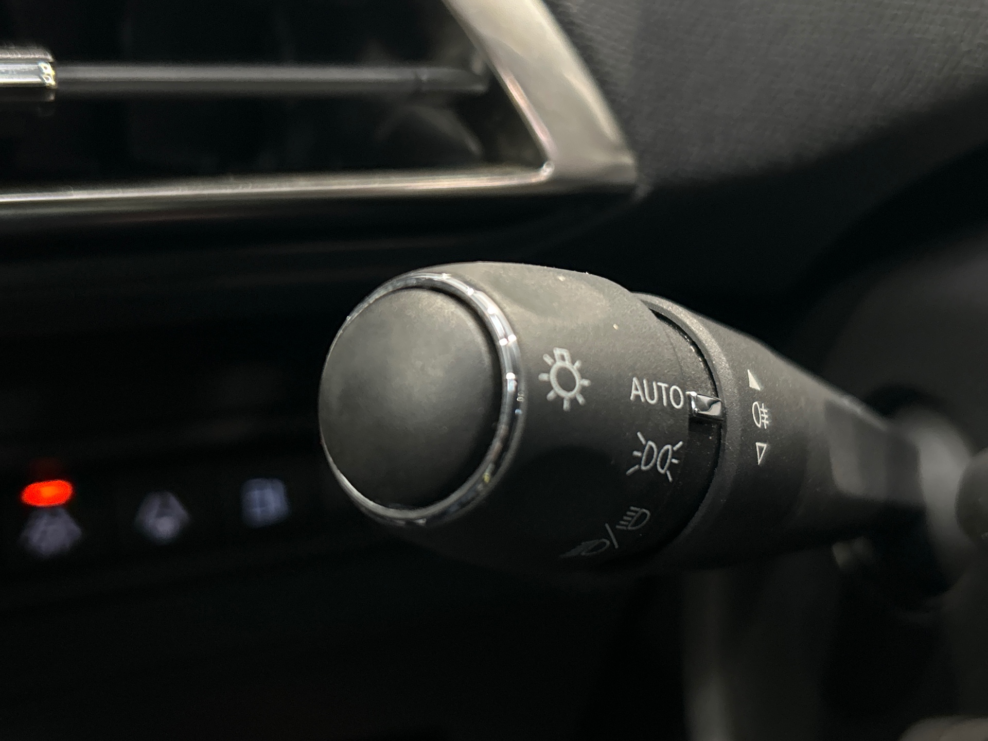 PEUGEOT 3008 Hybrid 180 e-EAT8 Allure Pack