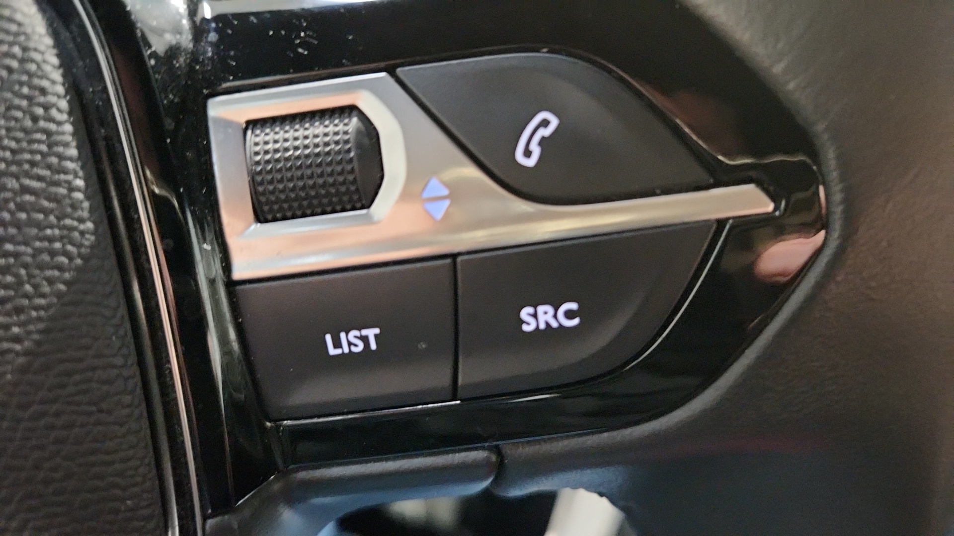 PEUGEOT 2008 PureTech 130 S&S EAT8 Allure