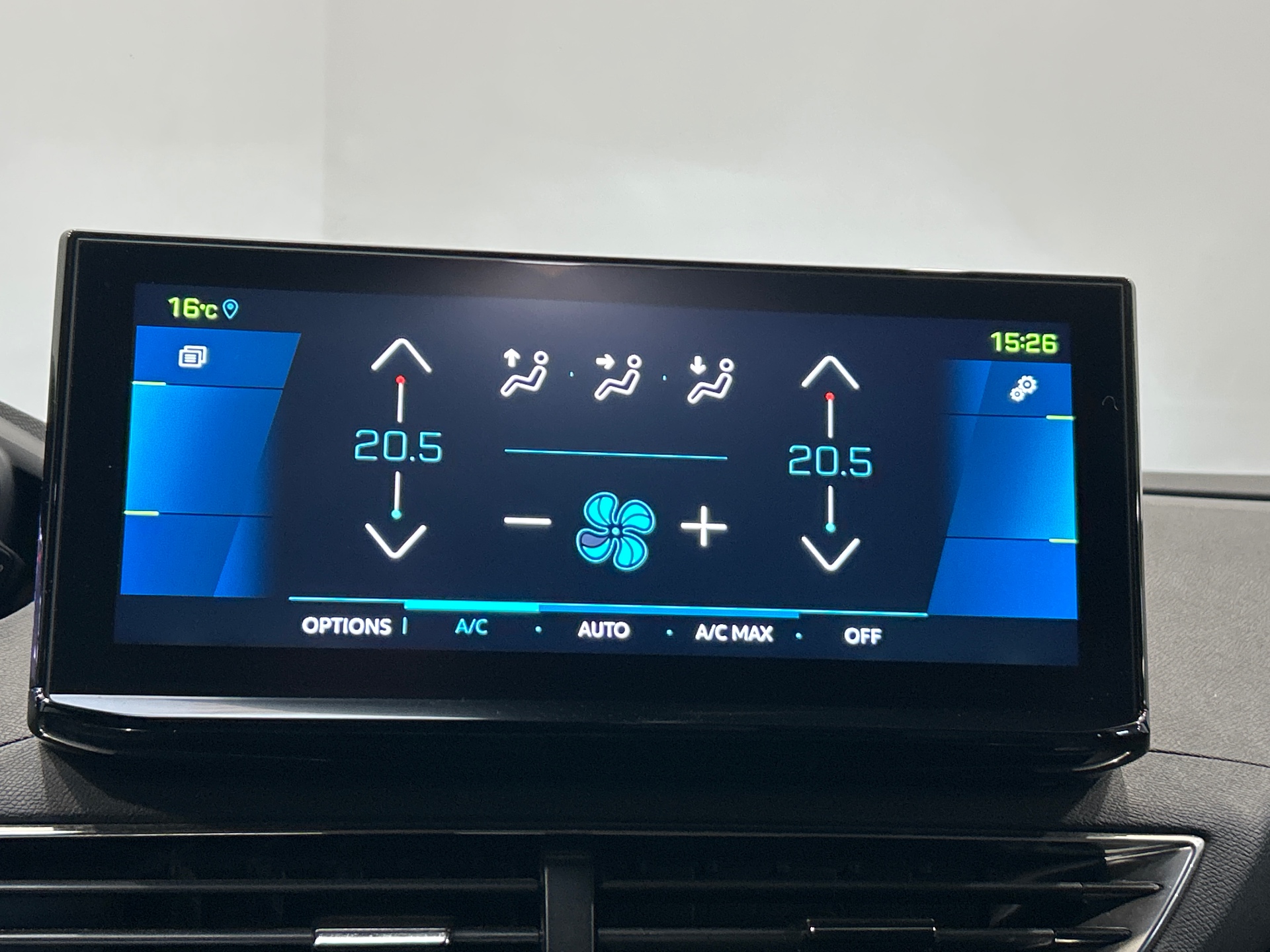 PEUGEOT 3008 Hybrid 180 e-EAT8 Allure Pack