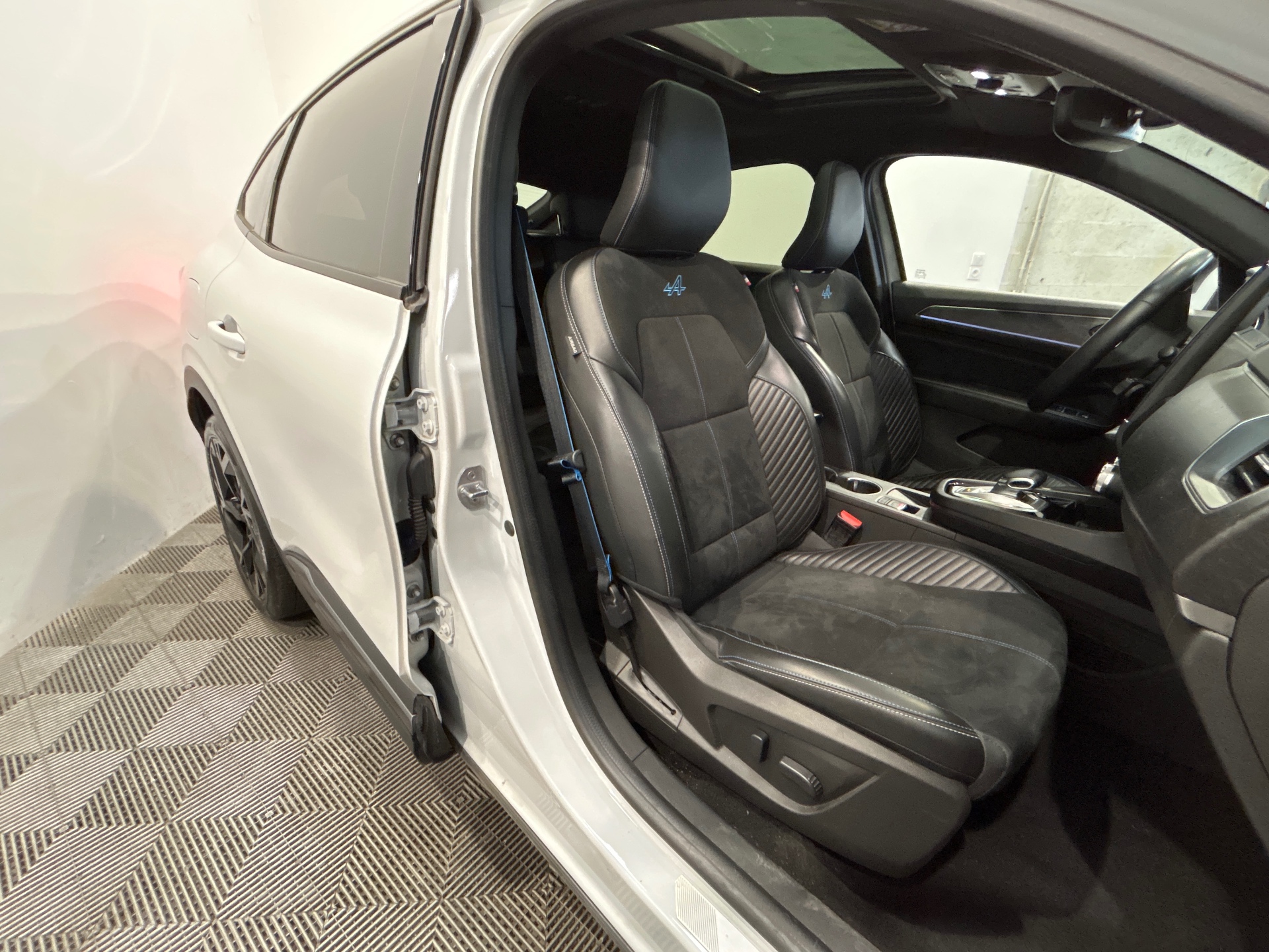 RENAULT ARKANA E-Tech 145 - 23 esprit Alpine