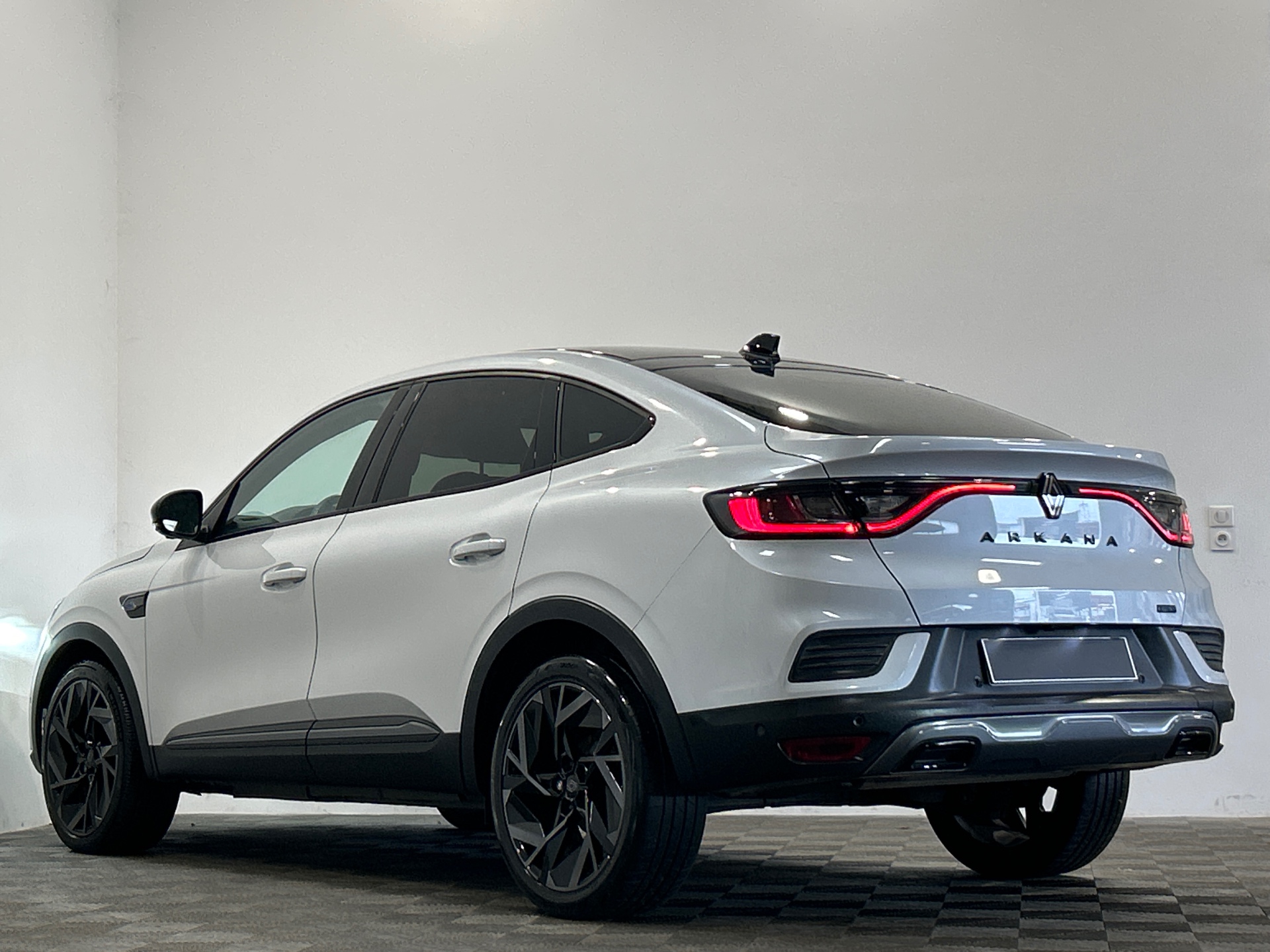 RENAULT ARKANA E-Tech 145 - 23 esprit Alpine