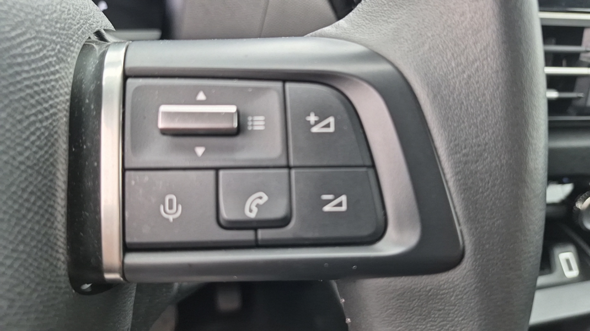 CITROEN C4 PureTech 130 BVM6 Plus