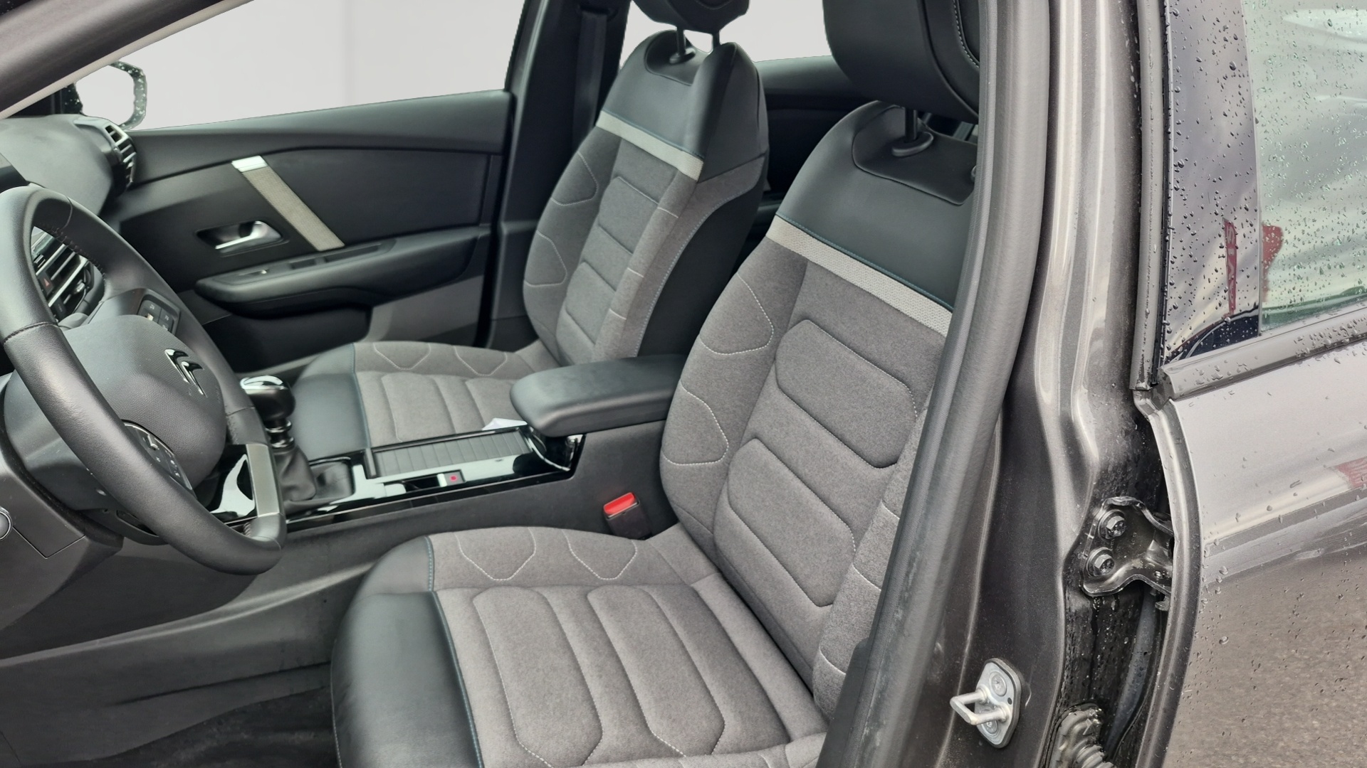 CITROEN C4 PureTech 130 BVM6 Plus