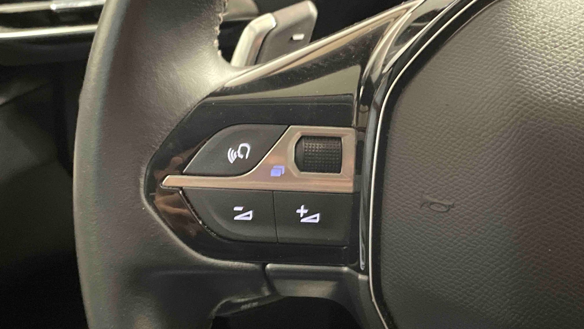 PEUGEOT 5008 BlueHDi 130ch S&S EAT8 Allure