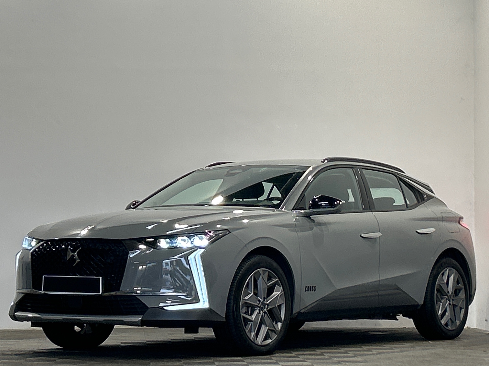 DS DS 4 4 E-TENSE 225 CROSS TROCADERO