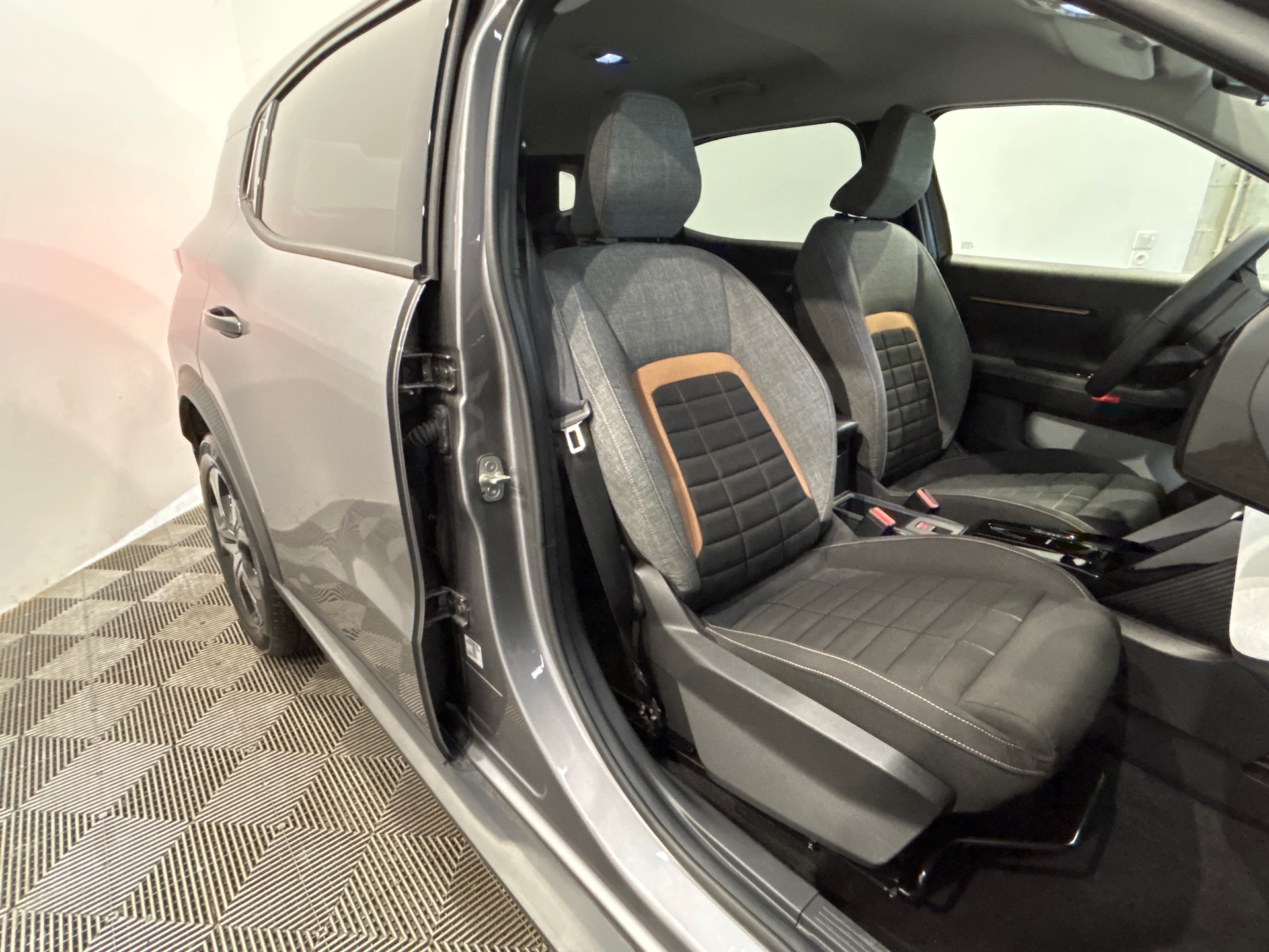 CITROEN C3 AIRCROSS Hybride 145 E-dcs6 PLUS