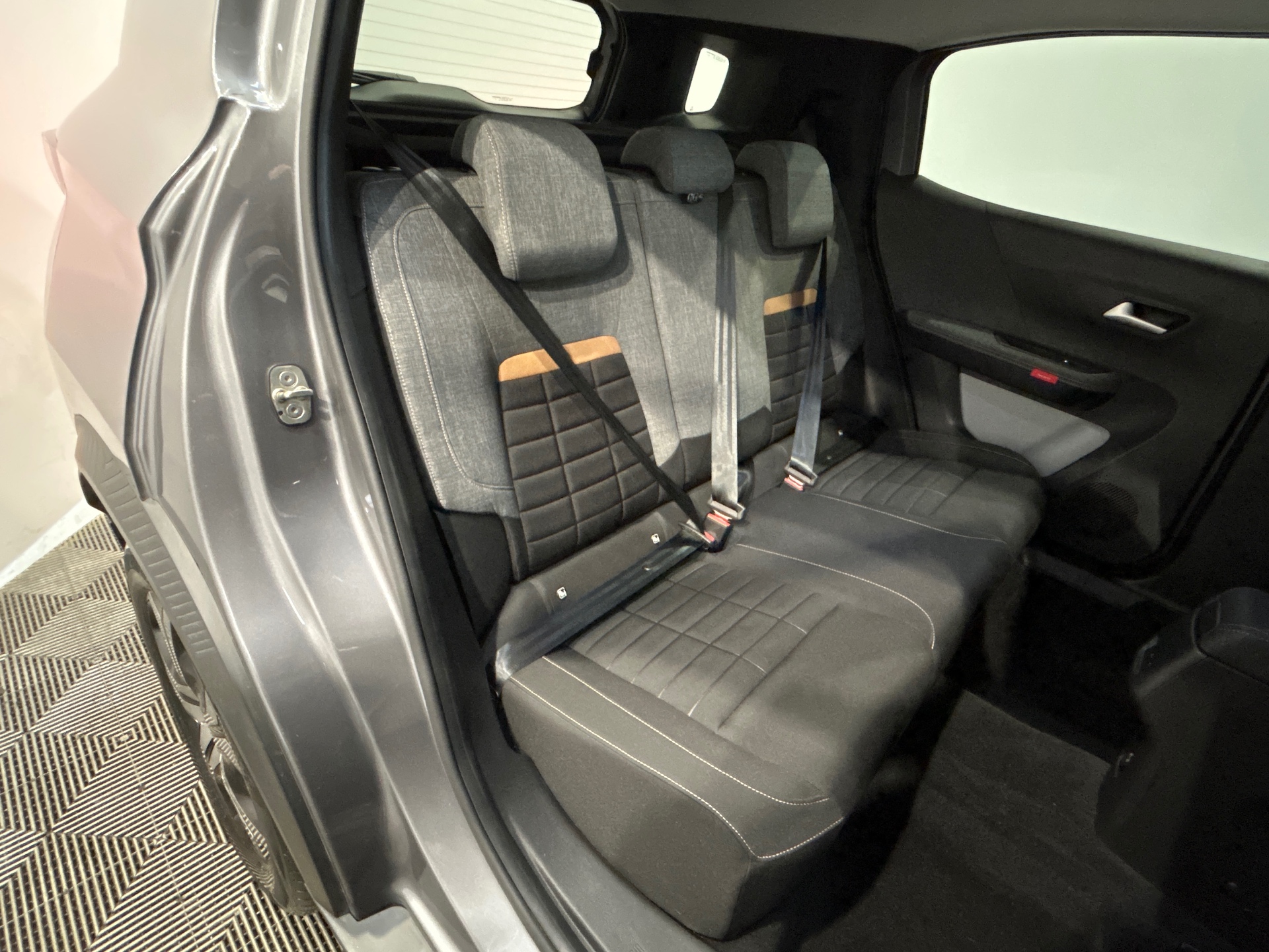 CITROEN C3 AIRCROSS Hybride 145 E-dcs6 PLUS