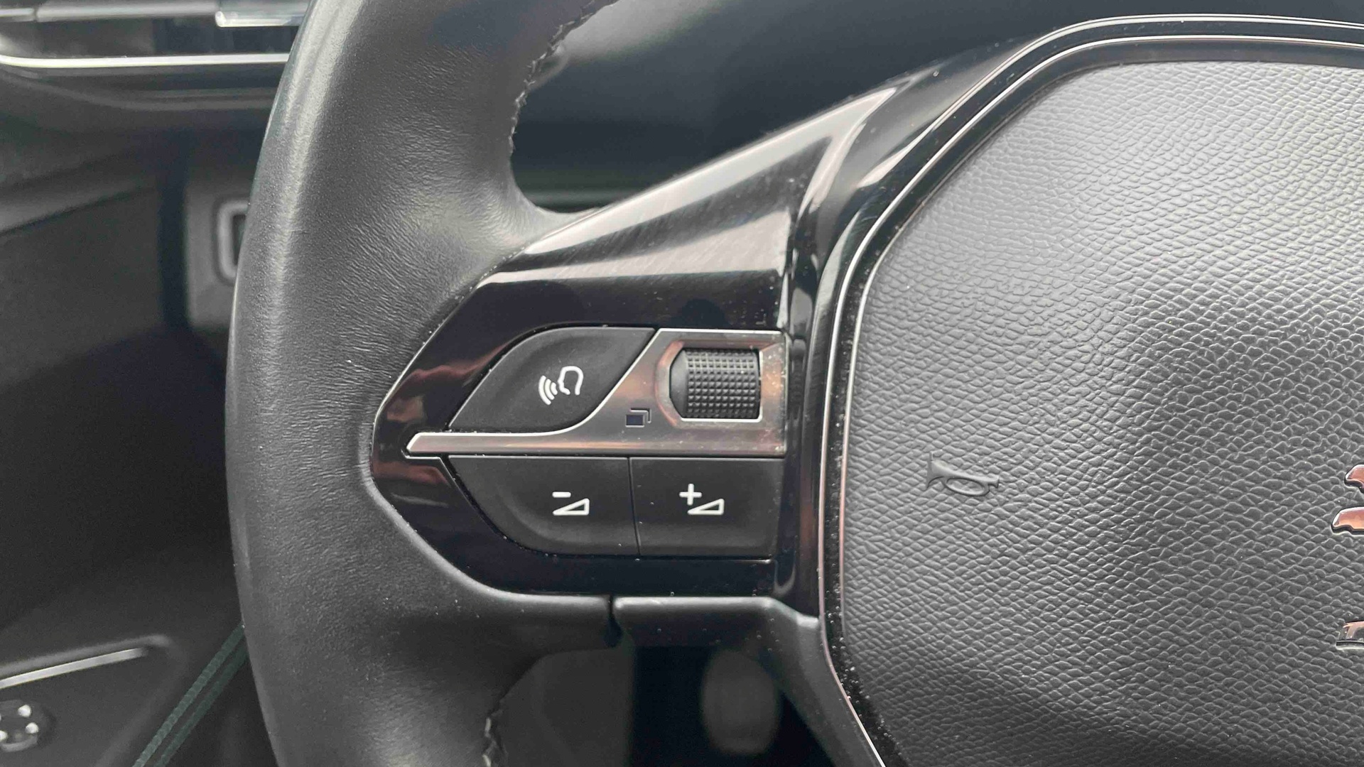 PEUGEOT 5008 ALLURE PK PTECH 130 S&S BVM6
