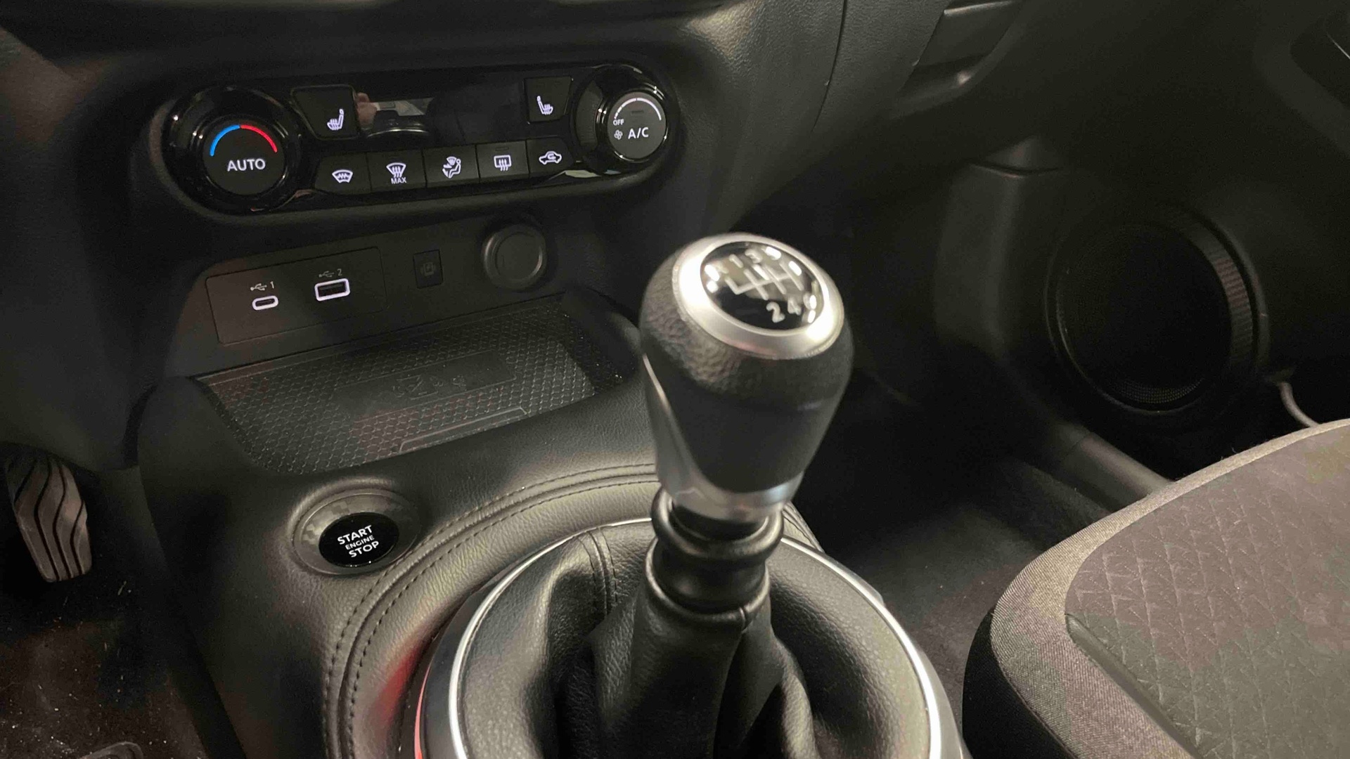 NISSAN JUKE 1.0 DIG-T 114 PS 6MT N-Connecta