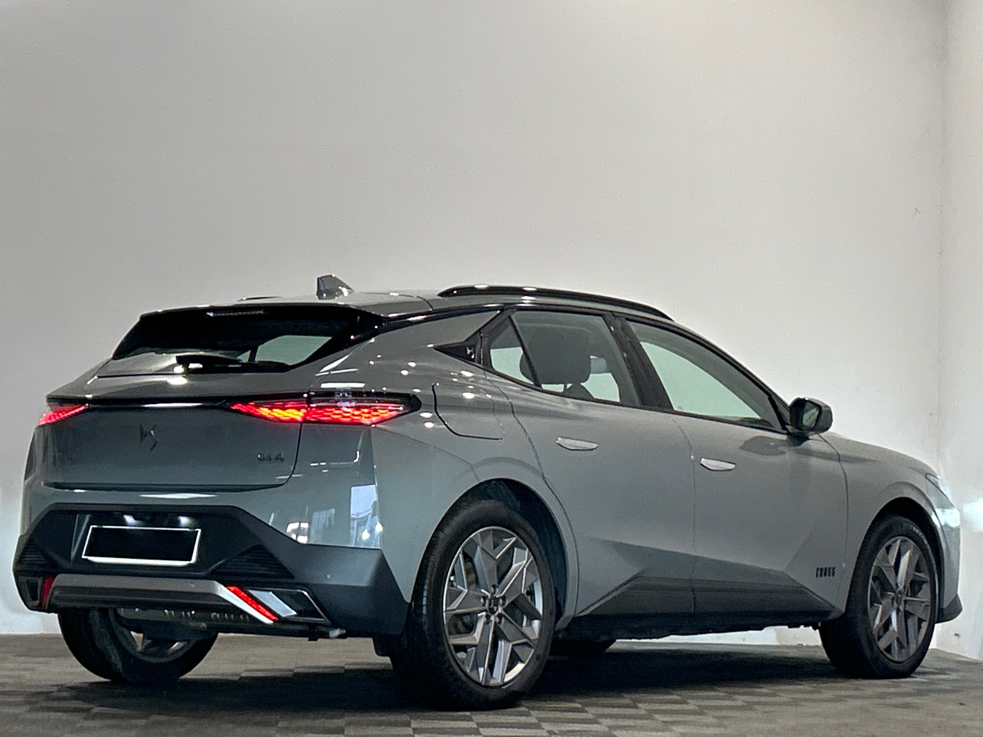DS DS 4 4 E-TENSE 225 CROSS TROCADERO