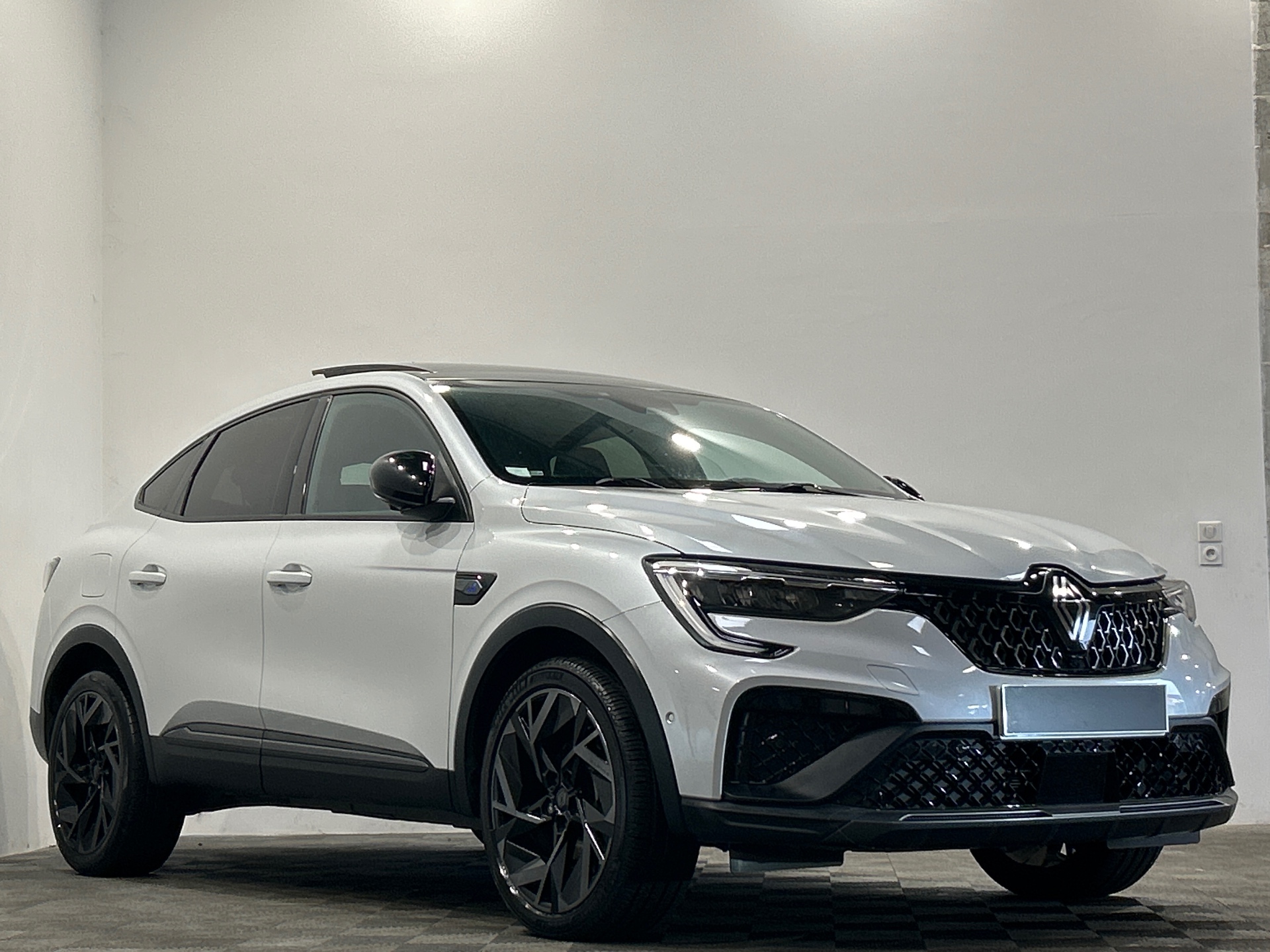 RENAULT ARKANA E-Tech 145 - 23 esprit Alpine