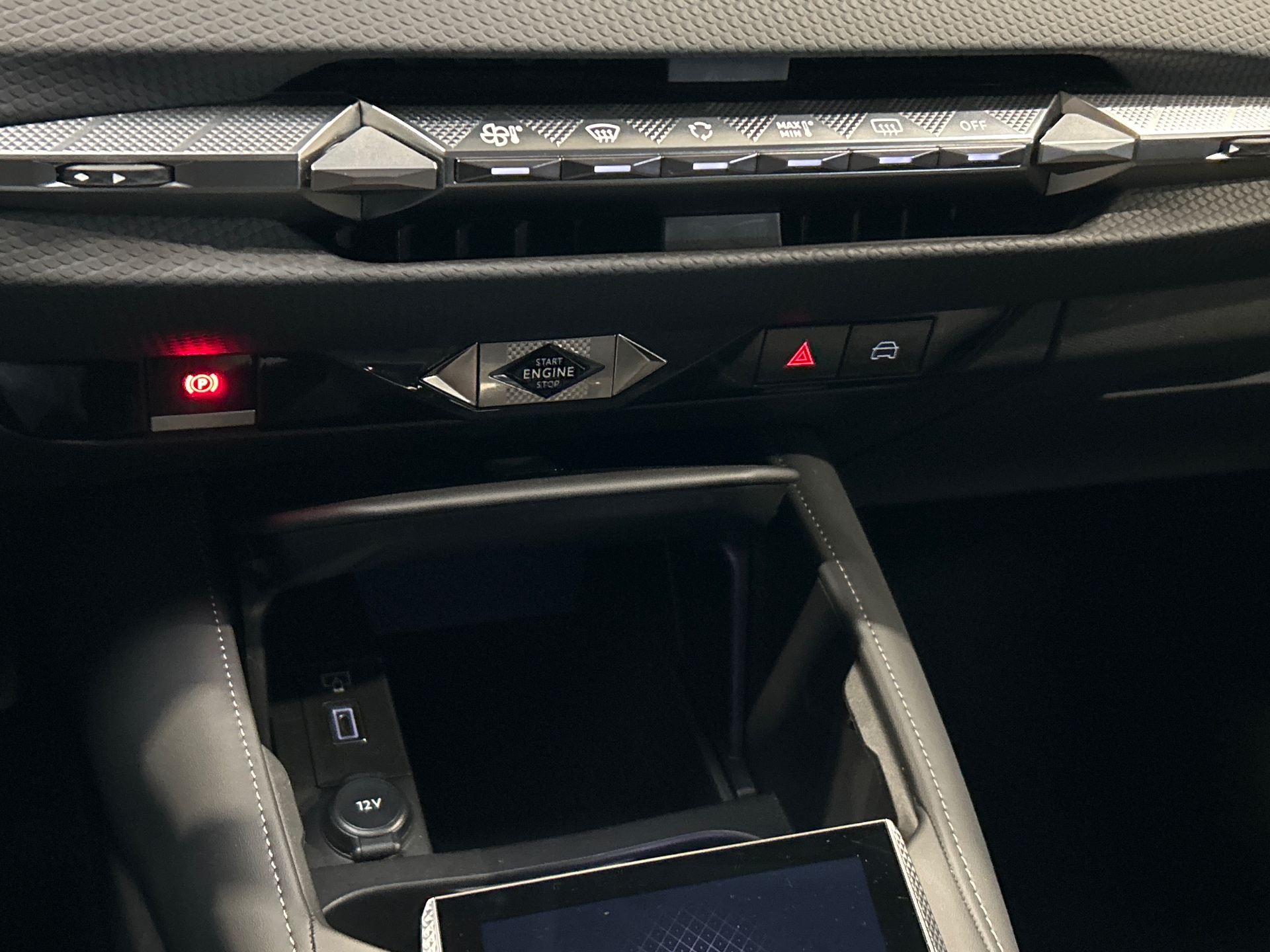 DS DS 4 4 E-TENSE 225 CROSS TROCADERO