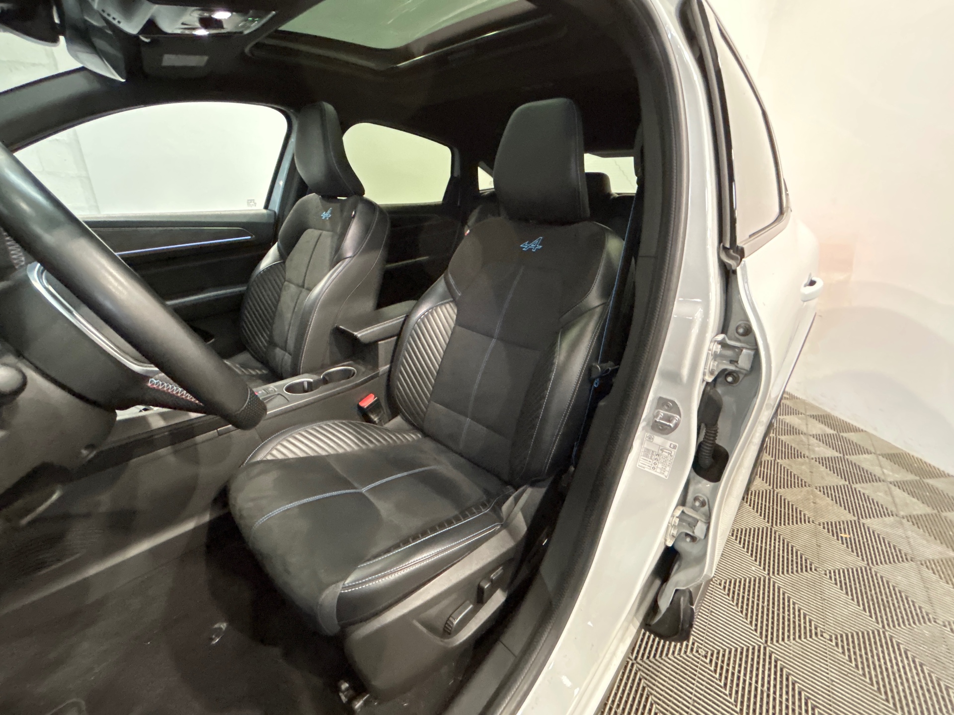 RENAULT ARKANA E-Tech 145 - 23 esprit Alpine