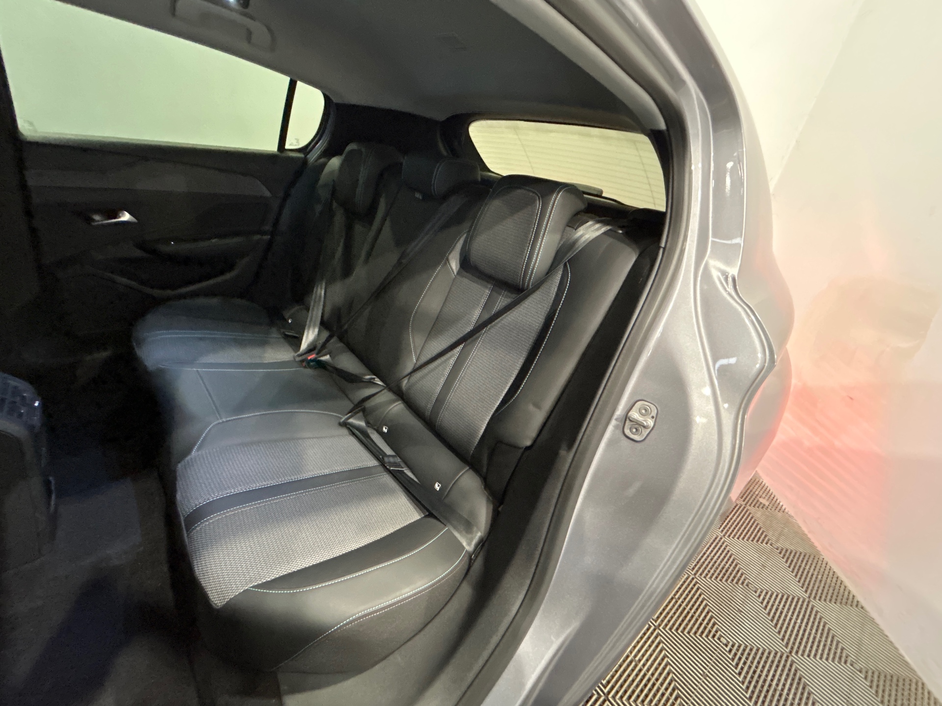 PEUGEOT 308 Allure Hybrid 145 ch e-DCS6