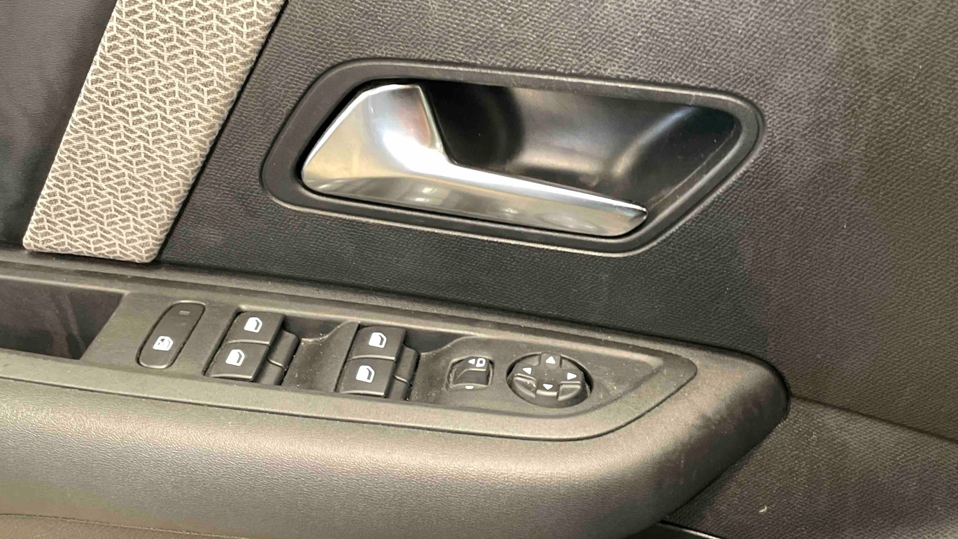 CITROEN C4 PureTech 130 BVM6 Plus