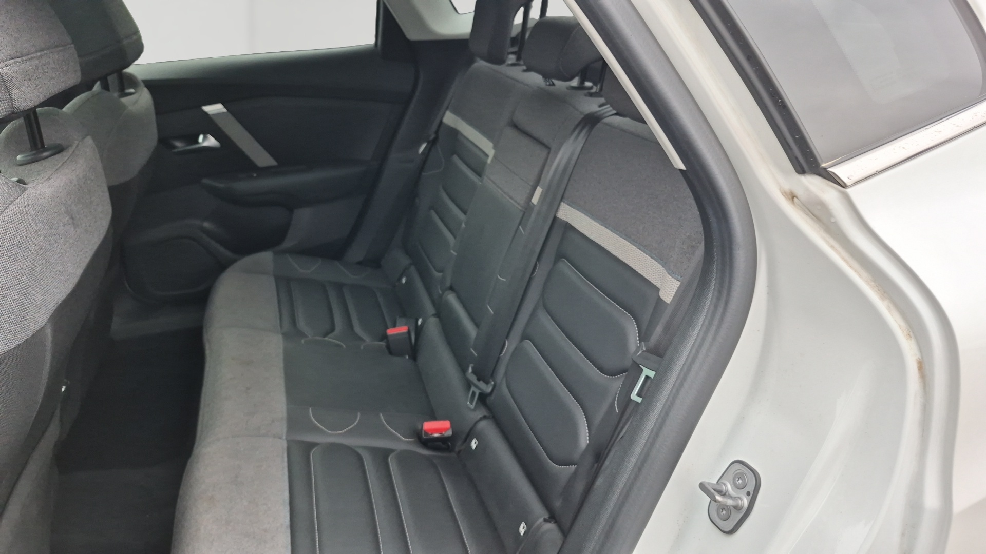 CITROEN C4 X BHDI 130 S&S EAT8 SHINE