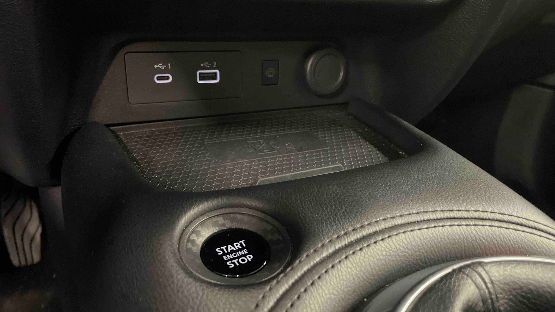 NISSAN JUKE 1.0 DIG-T 114 PS 6MT N-Connecta
